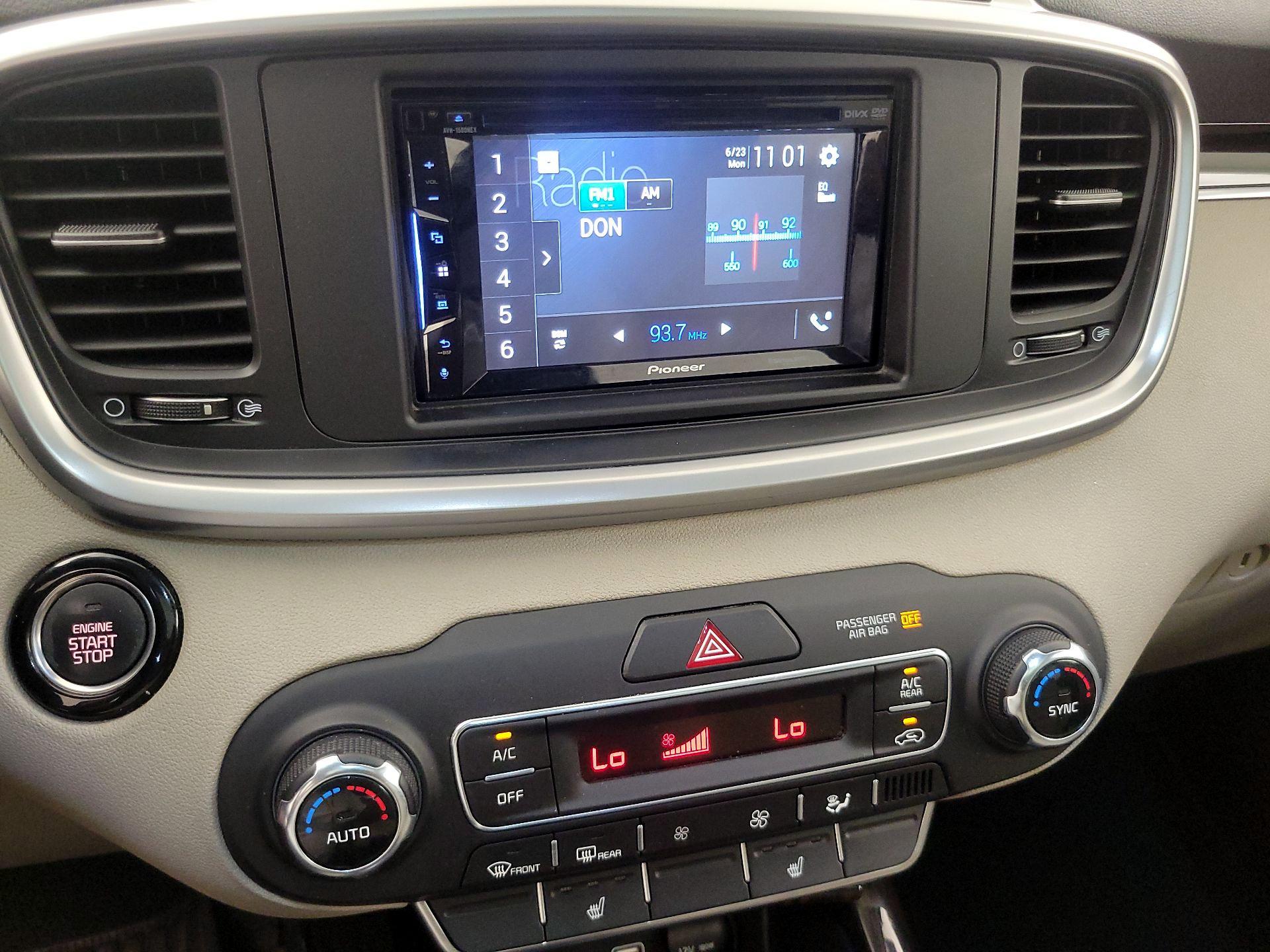 Thumbnail: 2020 Kia Sorento - 15