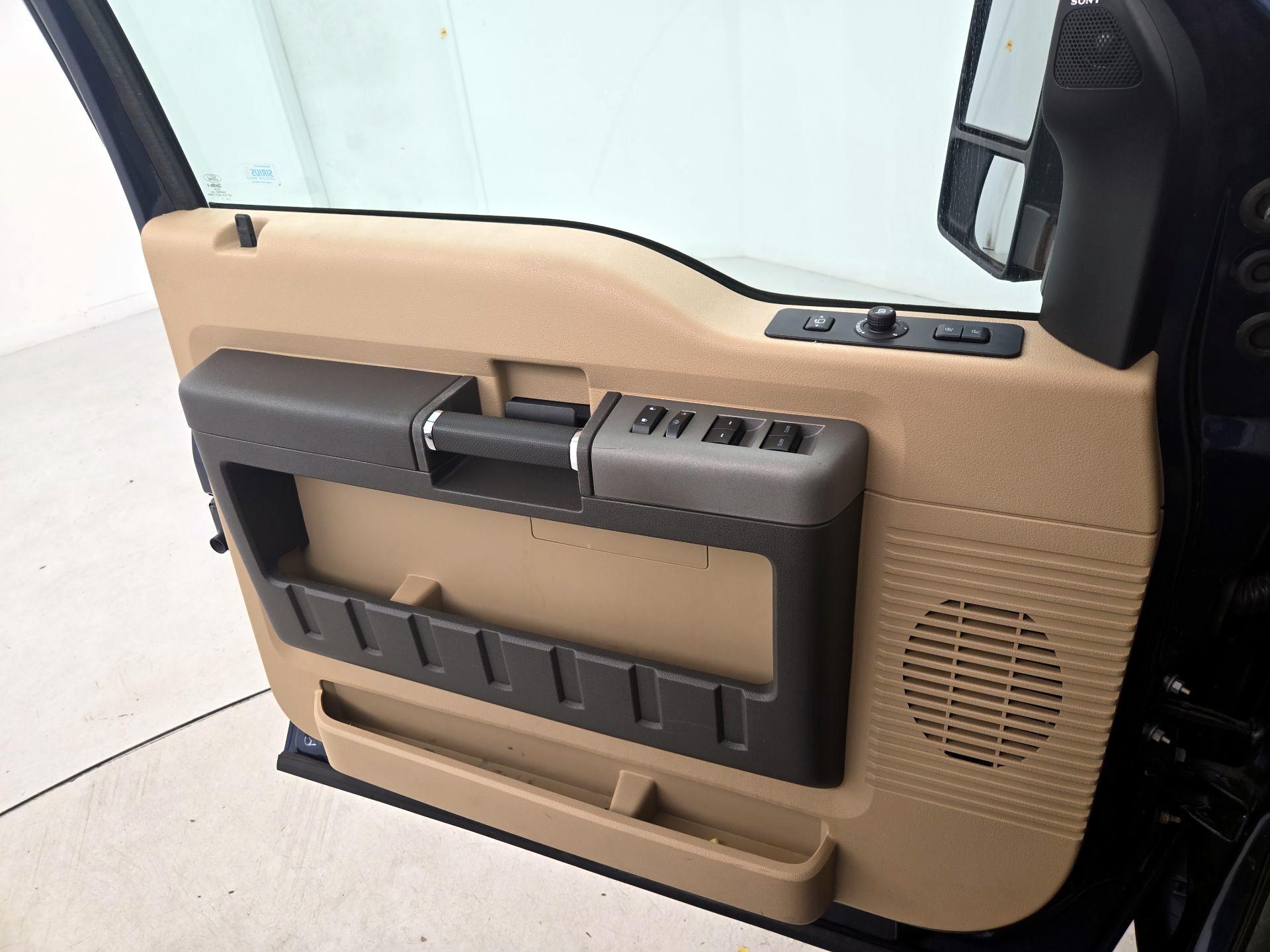 Thumbnail: 2016 Ford F-350 - 12