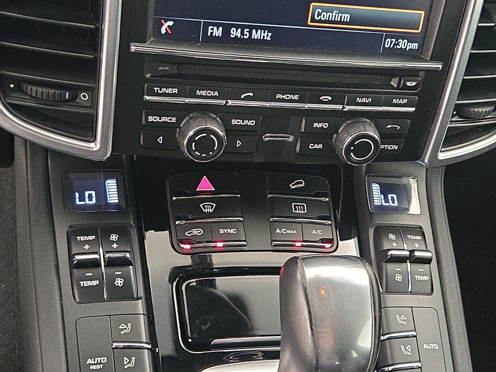 Thumbnail: 2014 Porsche Cayenne - 17