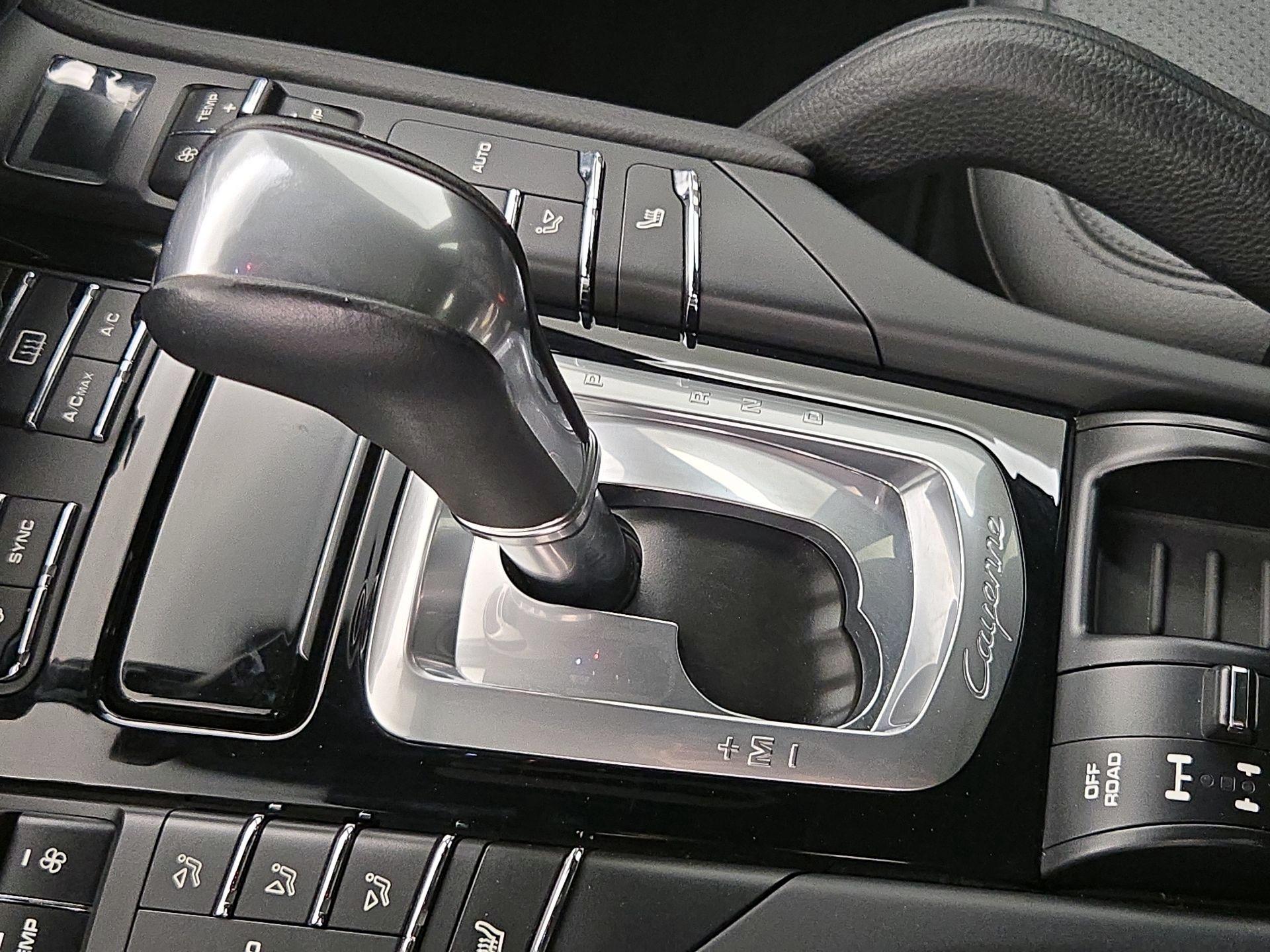 Thumbnail: 2014 Porsche Cayenne - 18