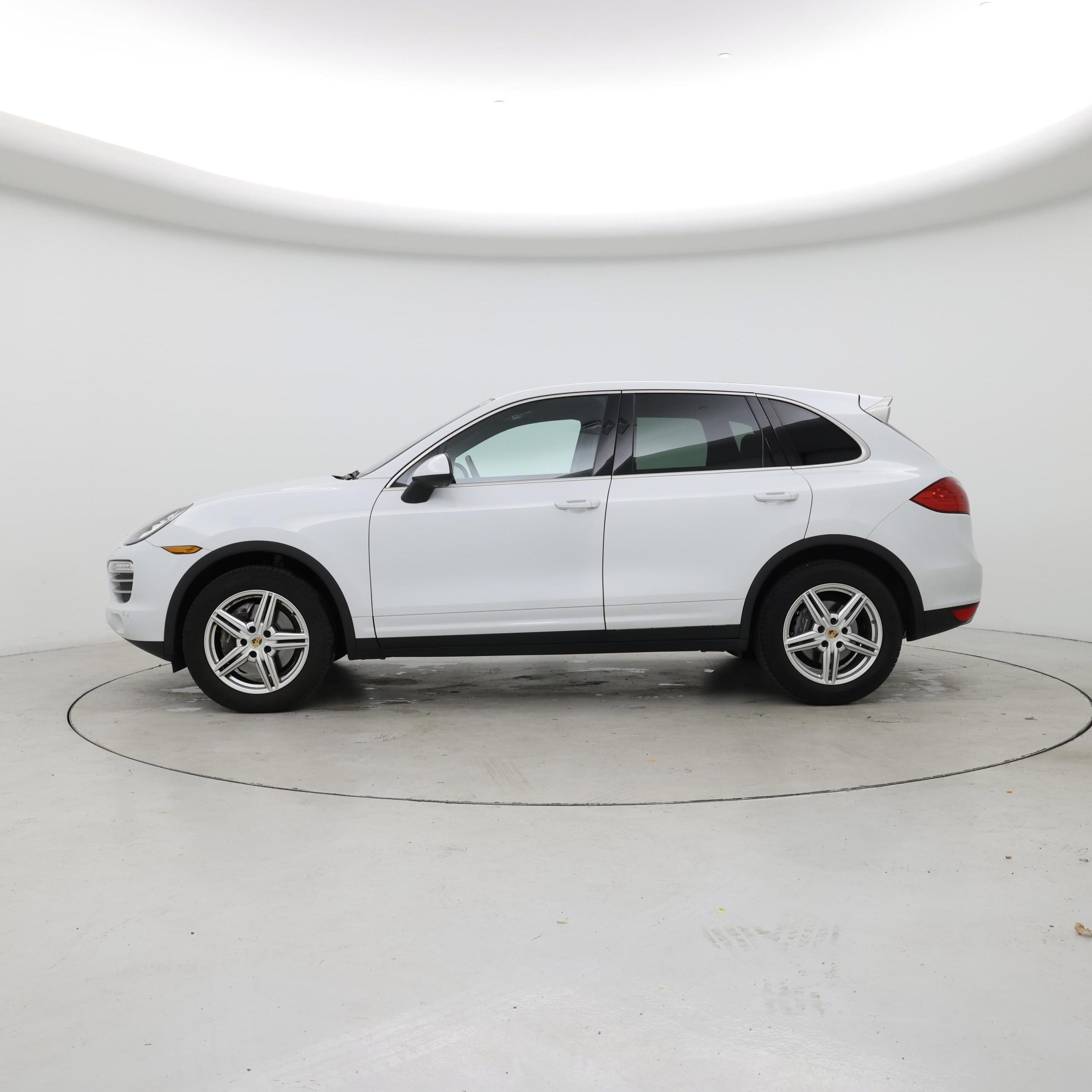 Thumbnail: 2014 Porsche Cayenne - 3