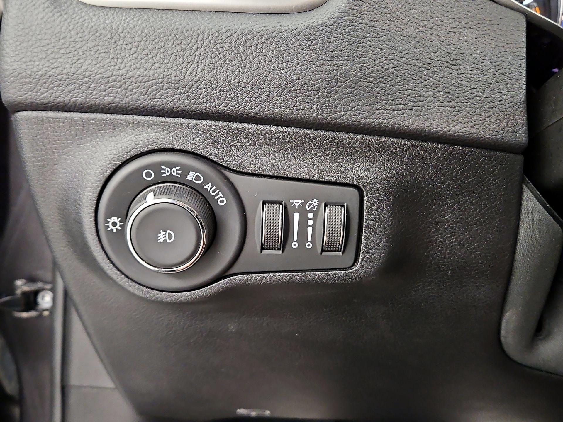 Thumbnail: 2019 Jeep Compass - 13