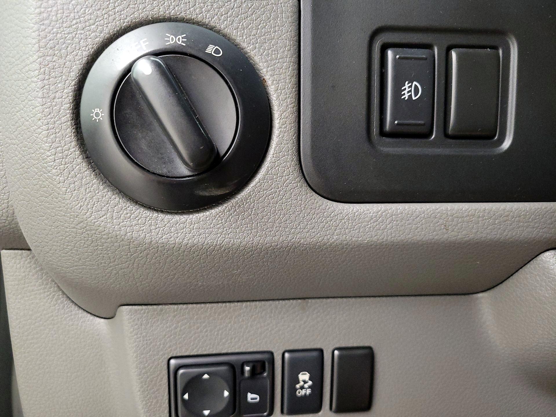Thumbnail: 2014 Nissan NV - 13