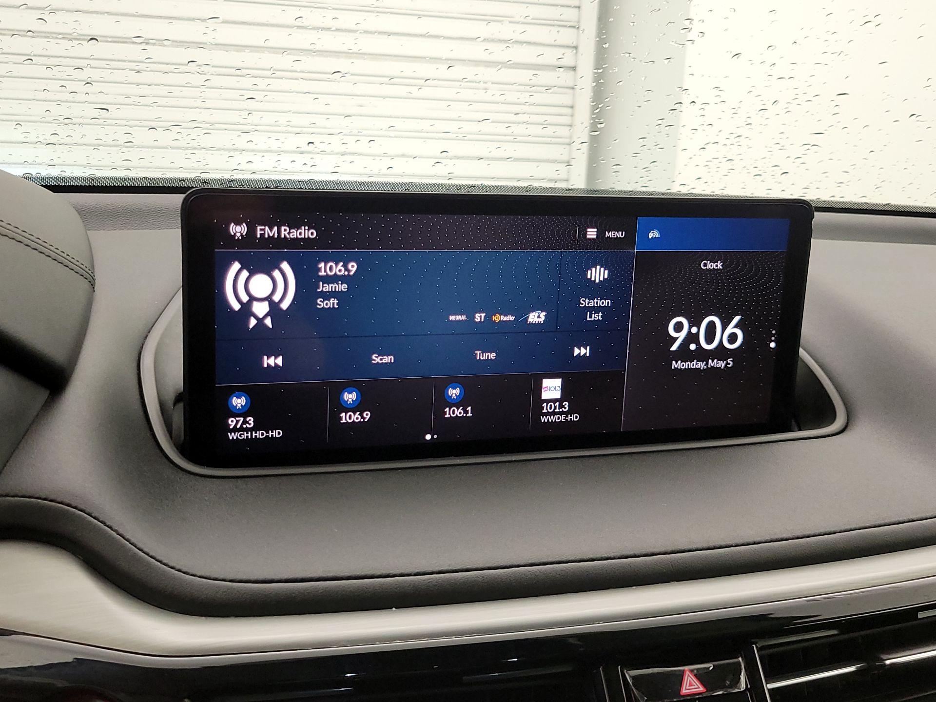 Thumbnail: 2023 Acura MDX - 16