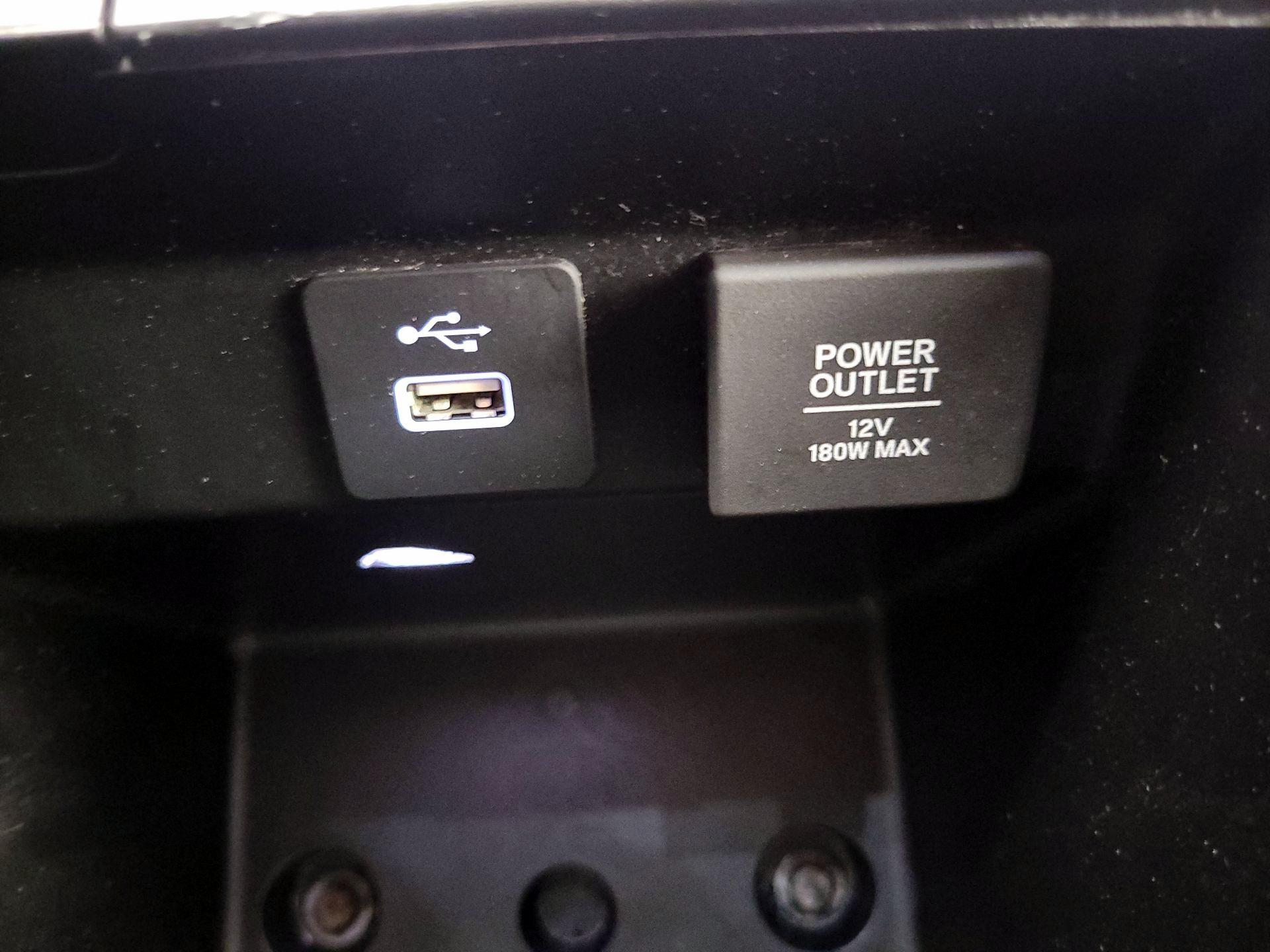 Thumbnail: 2023 Acura MDX - 19