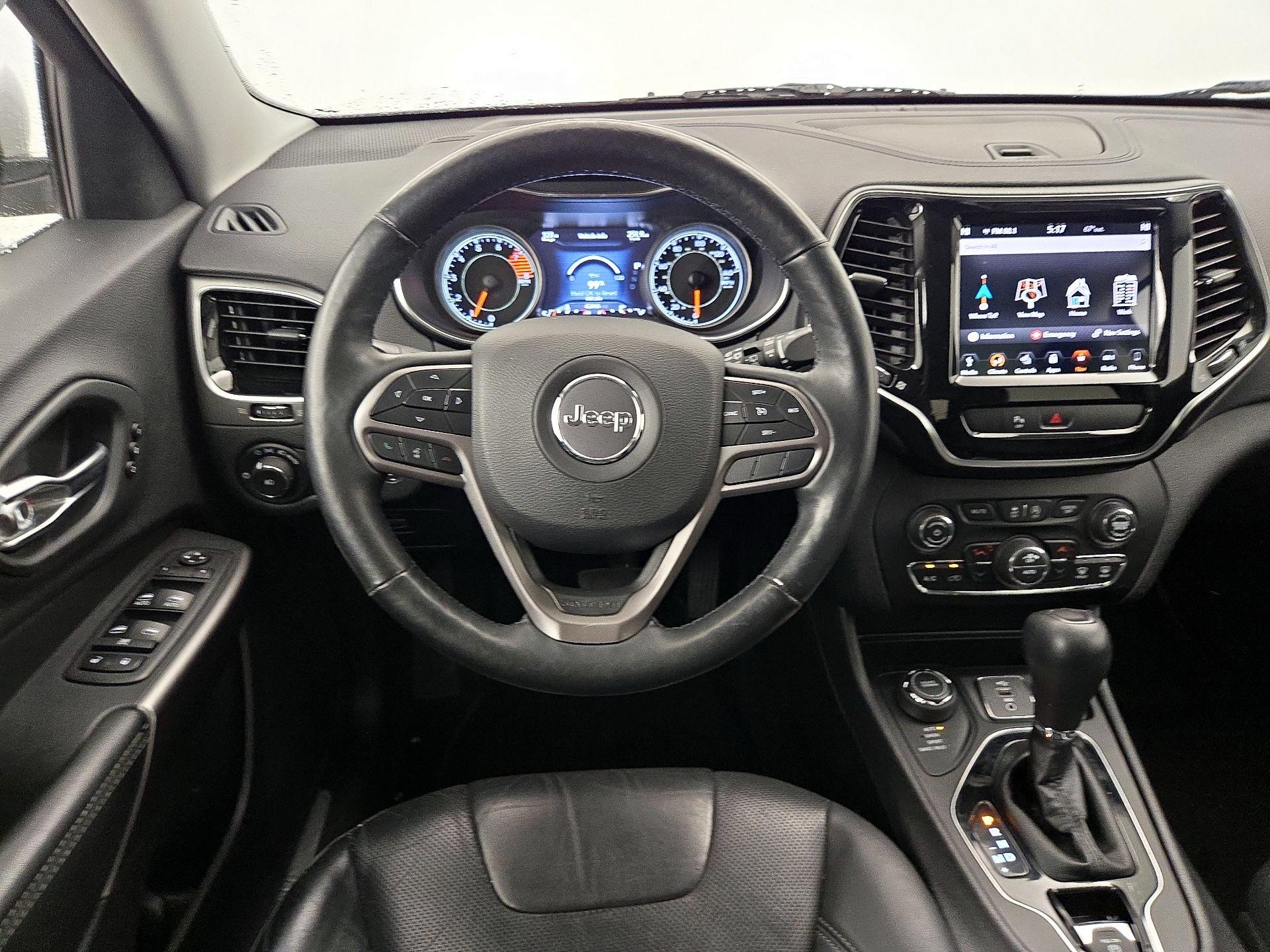 Thumbnail: 2019 Jeep Cherokee - 10