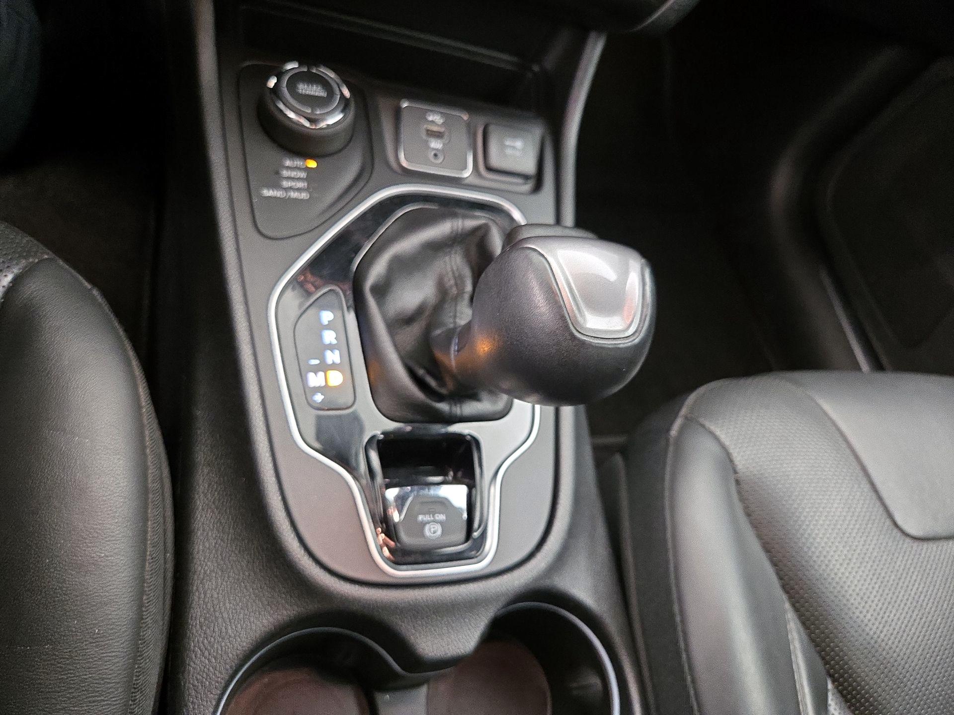 Thumbnail: 2019 Jeep Cherokee - 18