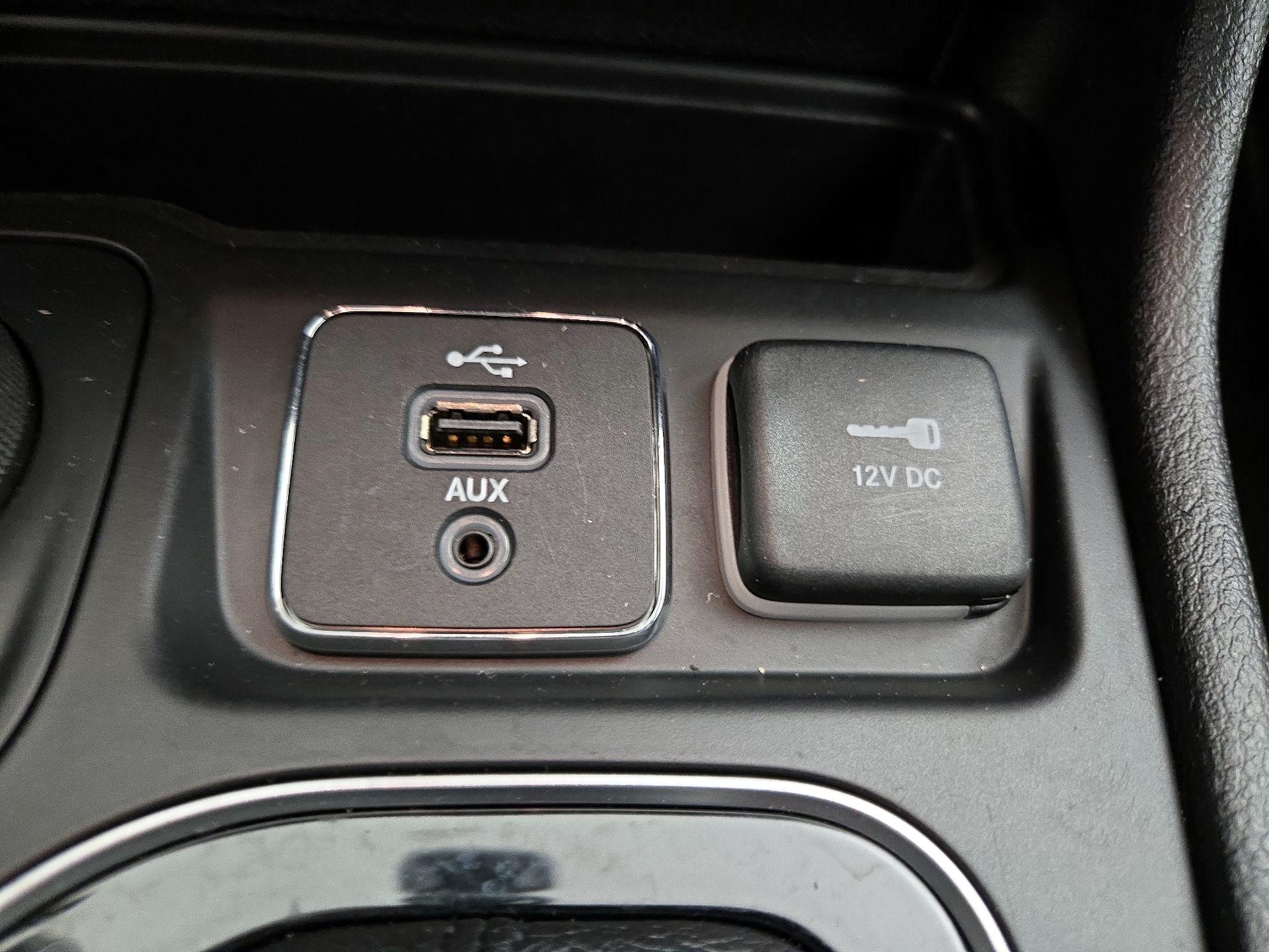Thumbnail: 2019 Jeep Cherokee - 19