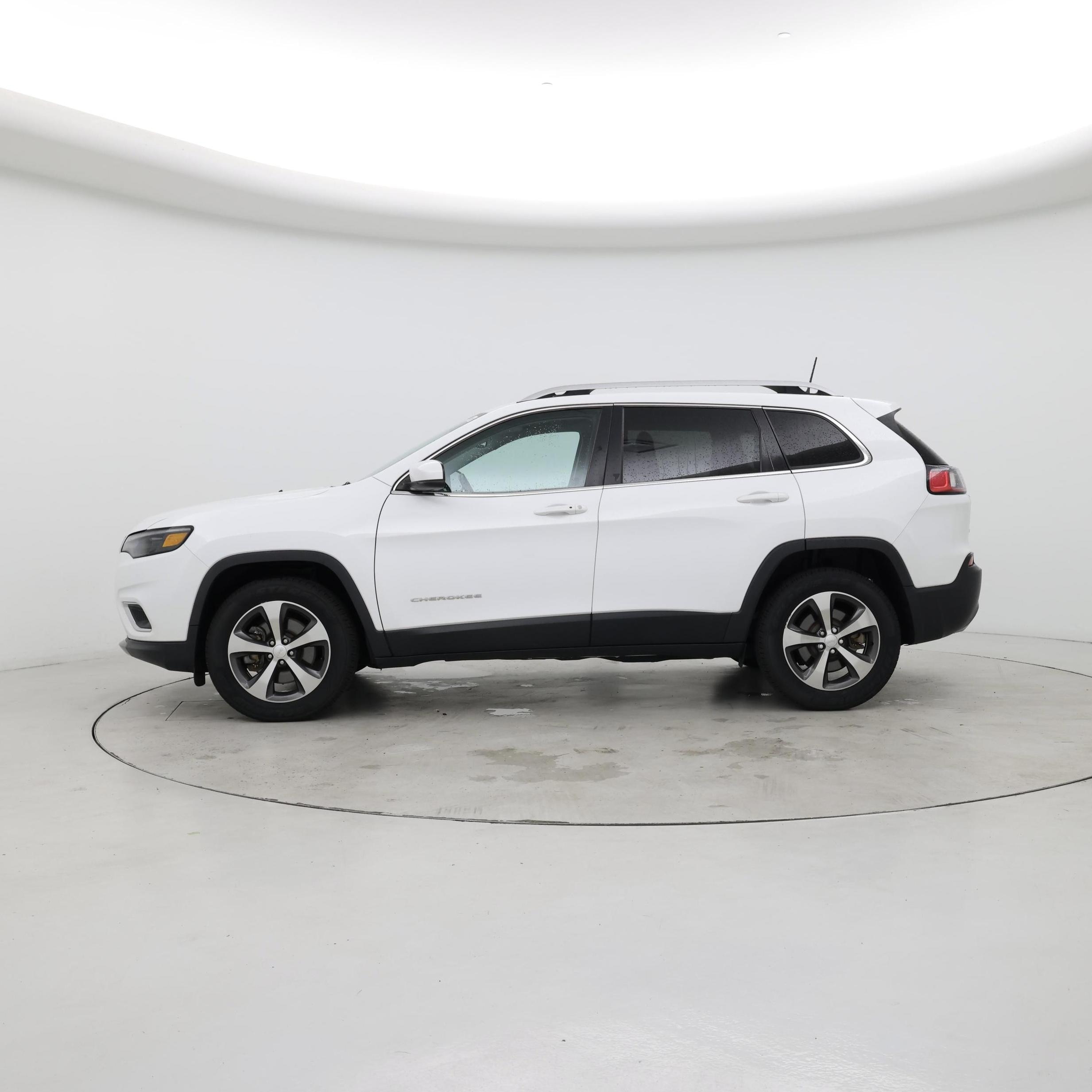 Thumbnail: 2019 Jeep Cherokee - 3