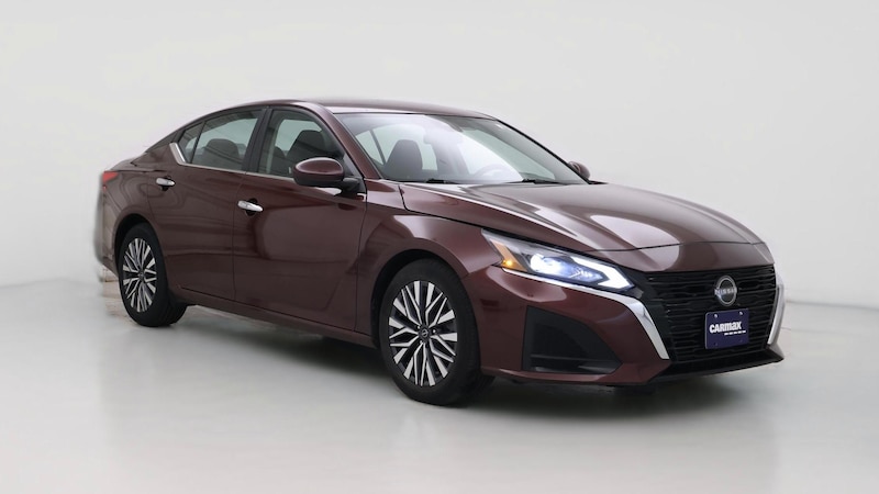 2023 Nissan Altima SV Hero Image
