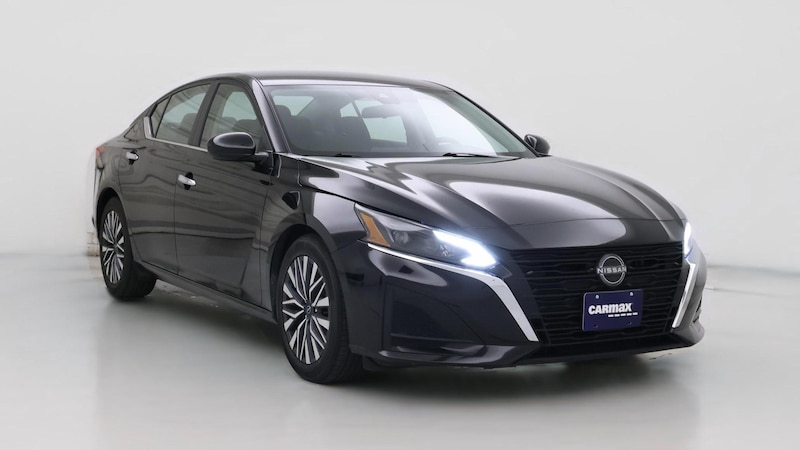 2023 Nissan Altima SV Hero Image