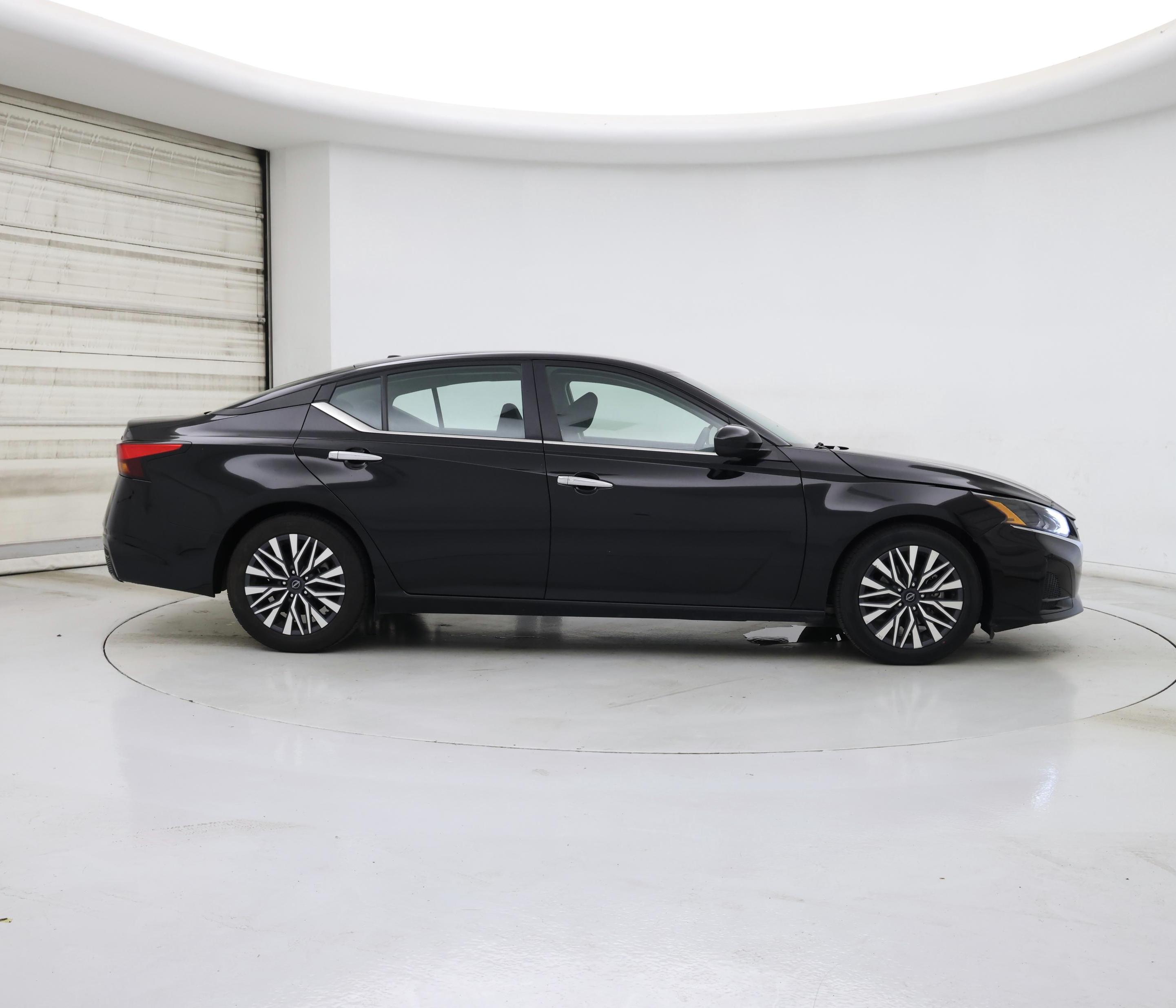 Thumbnail: 2023 Nissan Altima - 7