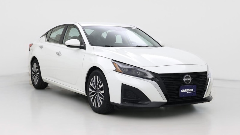 2023 Nissan Altima SV Hero Image