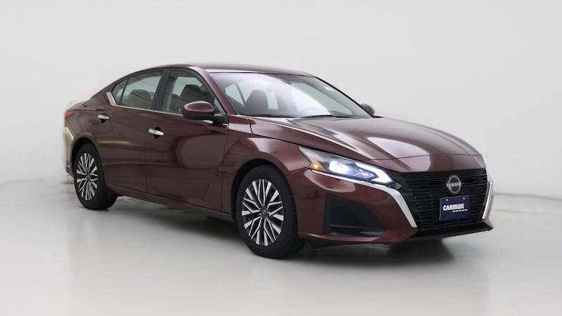 2023 Nissan Altima SV Hero Image