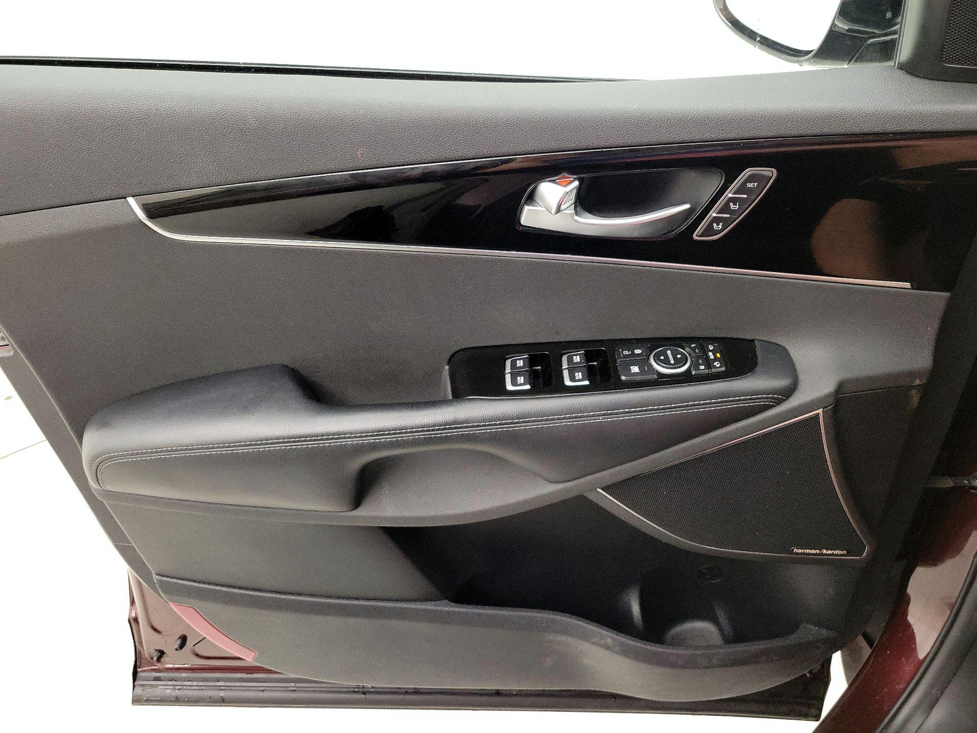 Thumbnail: 2020 Kia Sorento - 12