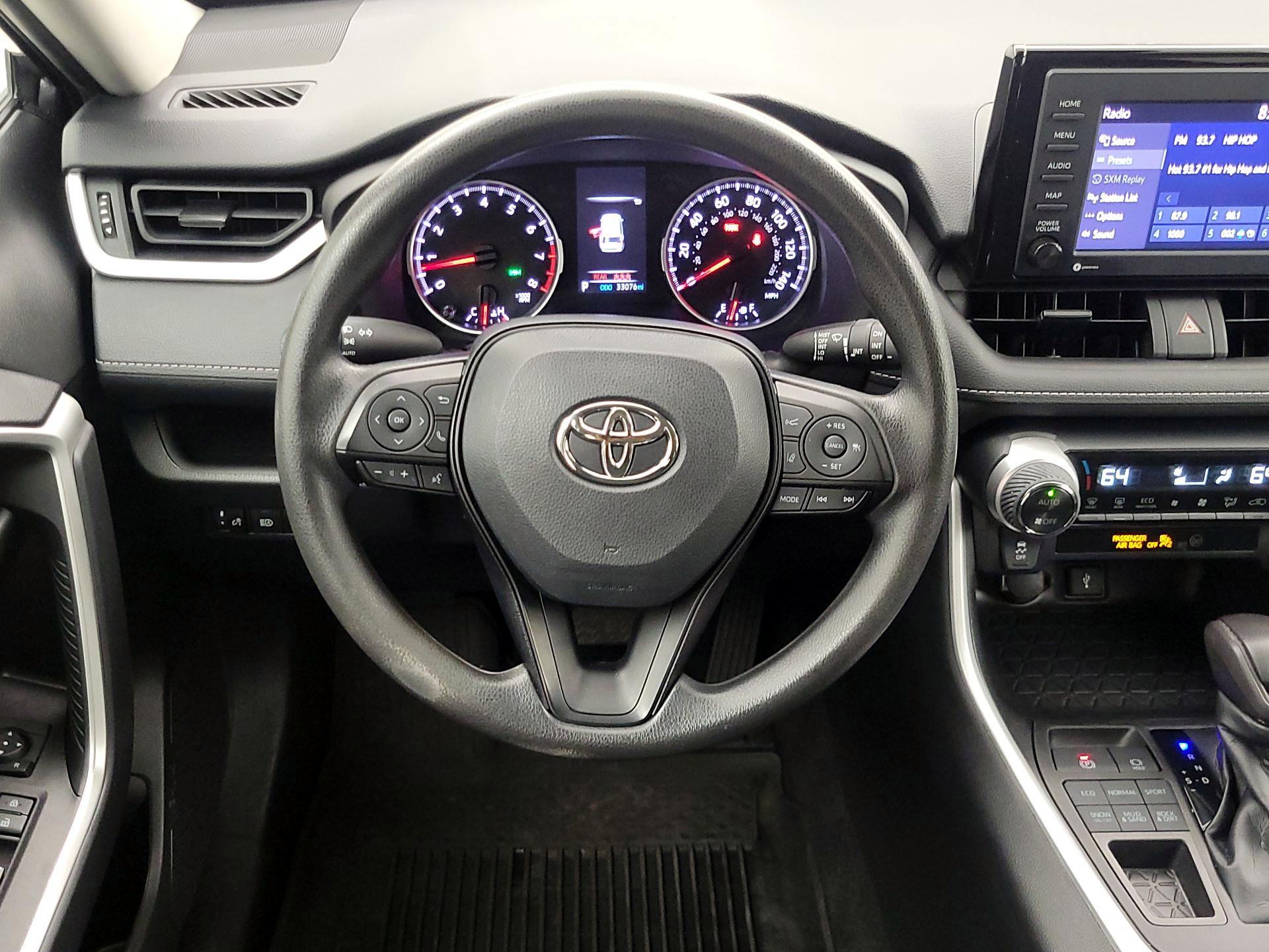 Thumbnail: 2022 Toyota RAV4 - 10
