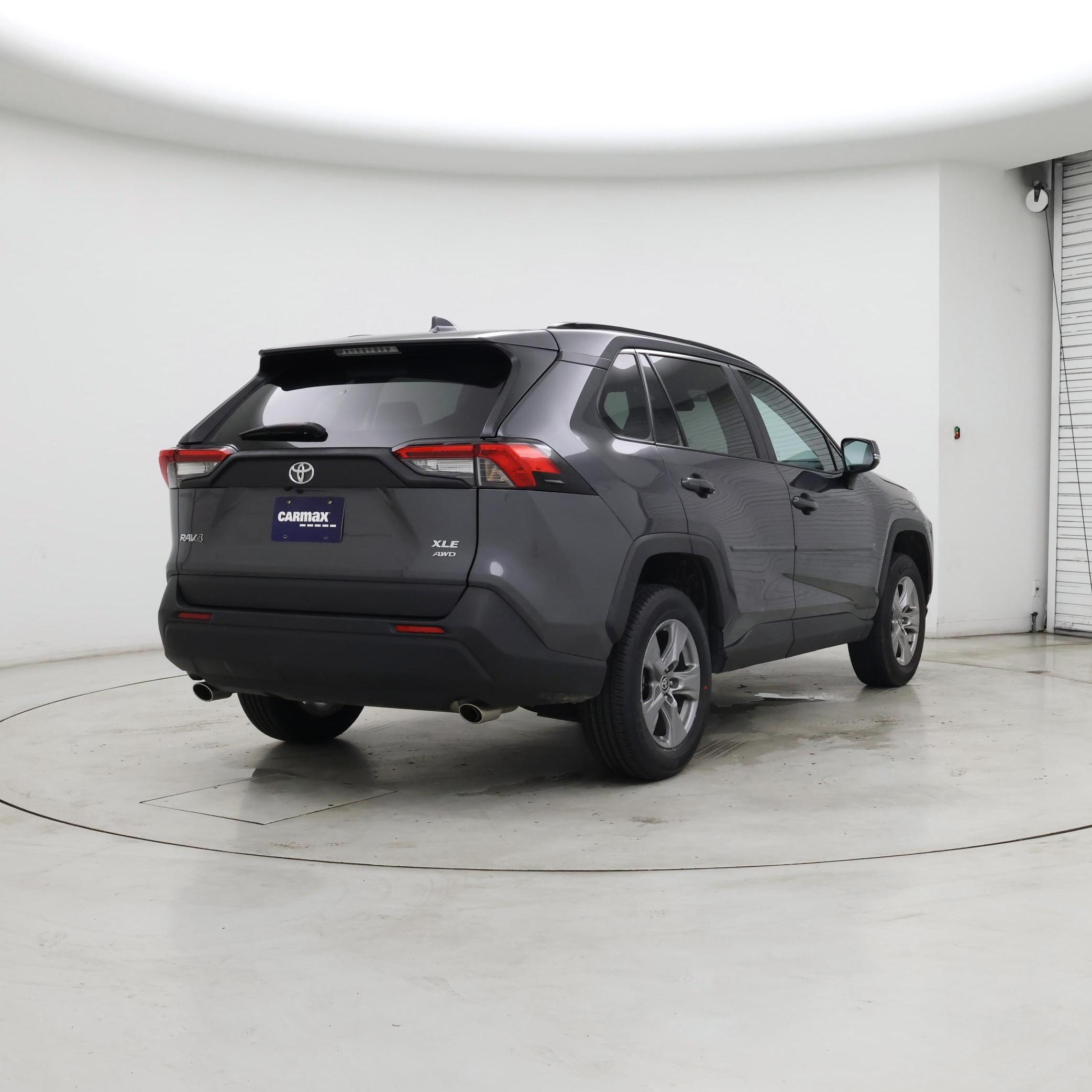 Thumbnail: 2022 Toyota RAV4 - 8