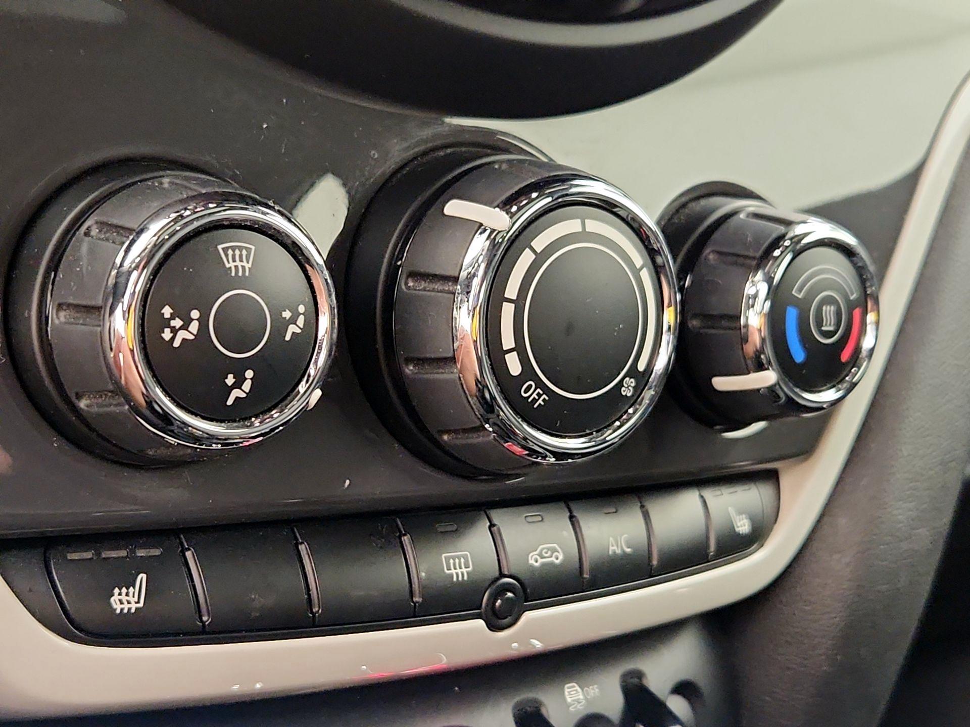 Thumbnail: 2019 MINI Cooper Countryman - 16