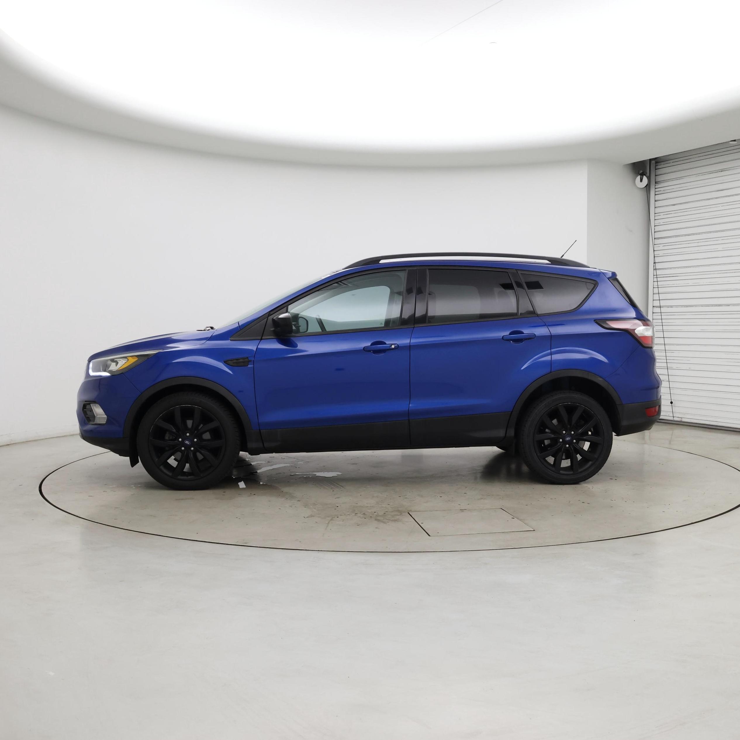 Thumbnail: 2017 Ford Escape - 3