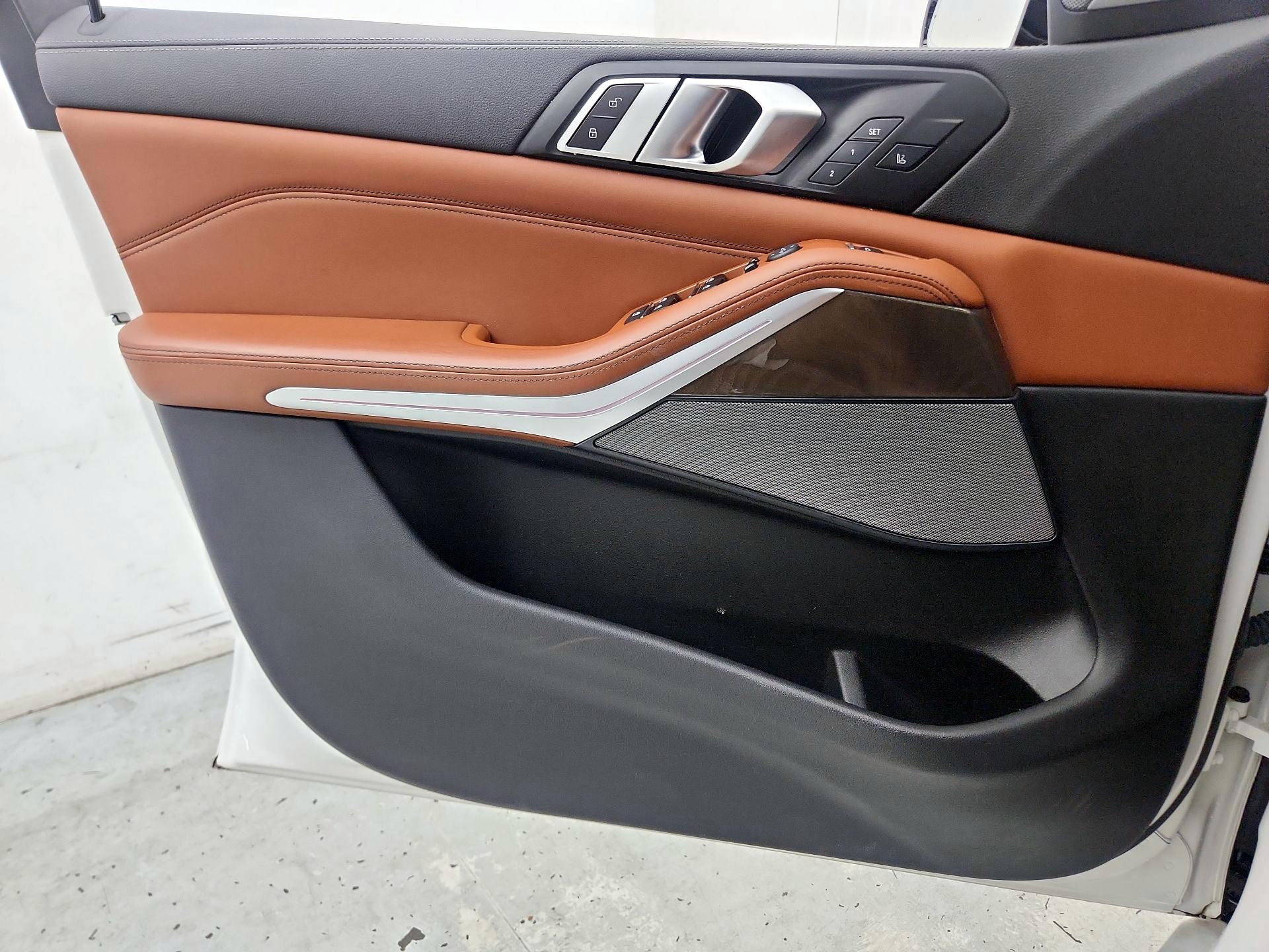Thumbnail: 2022 BMW X5 - 12