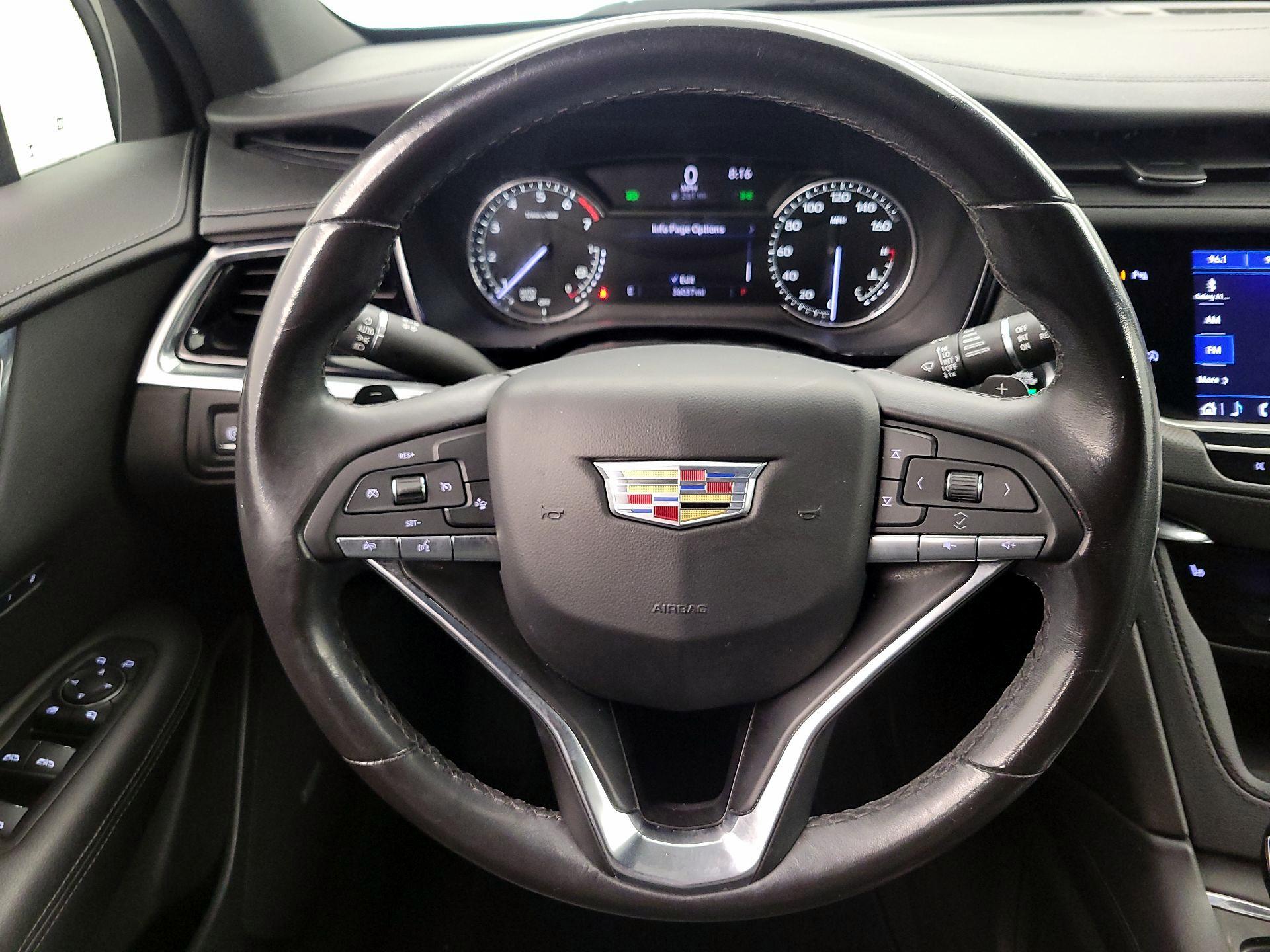 Thumbnail: 2022 Cadillac XT6 - 10