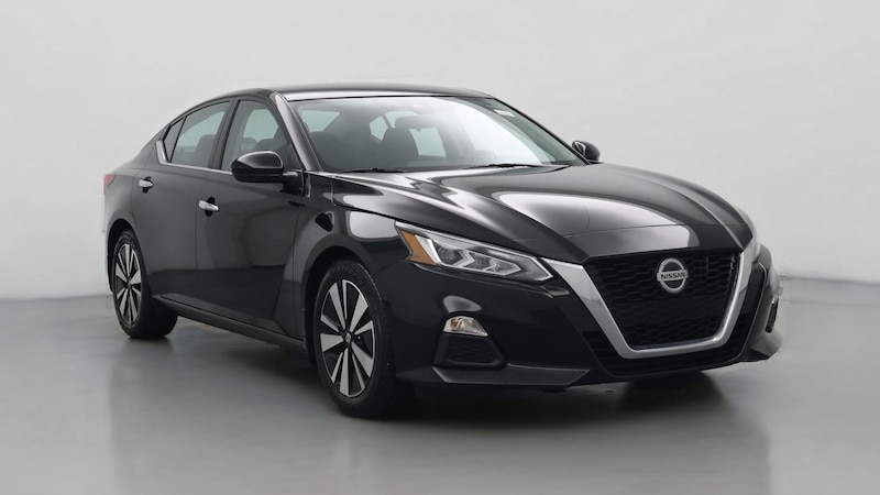 2022 Nissan Altima SV Hero Image