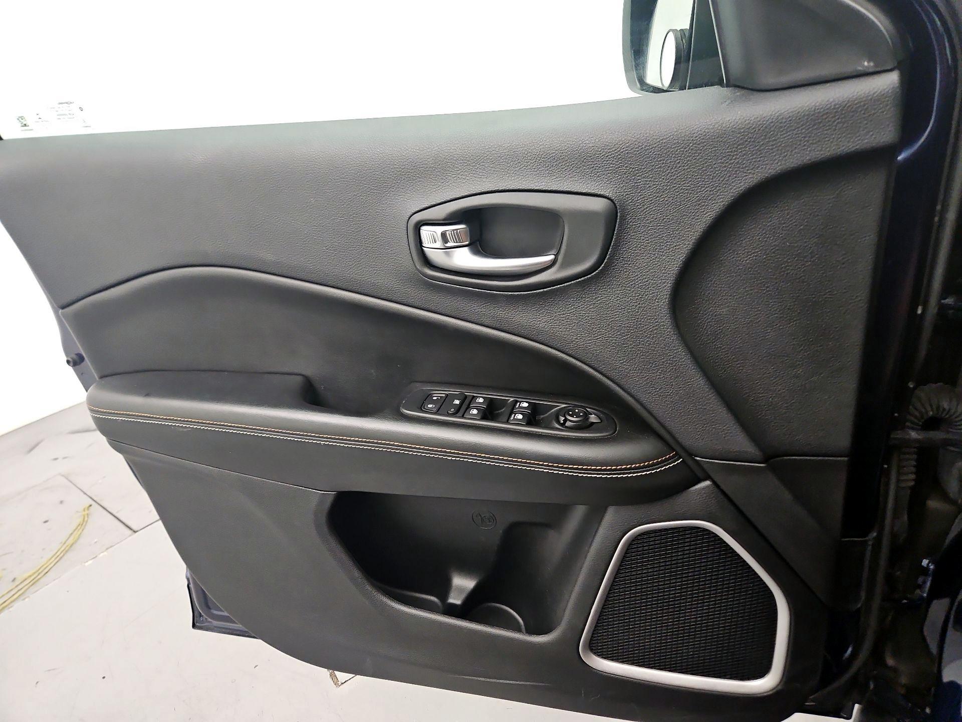 Thumbnail: 2019 Jeep Compass - 12