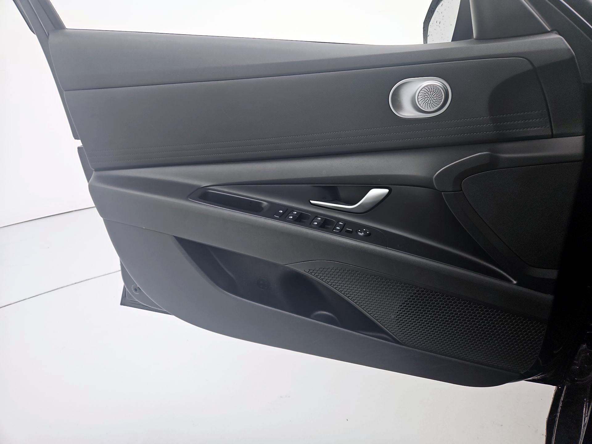 Thumbnail: 2023 Hyundai Elantra - 12