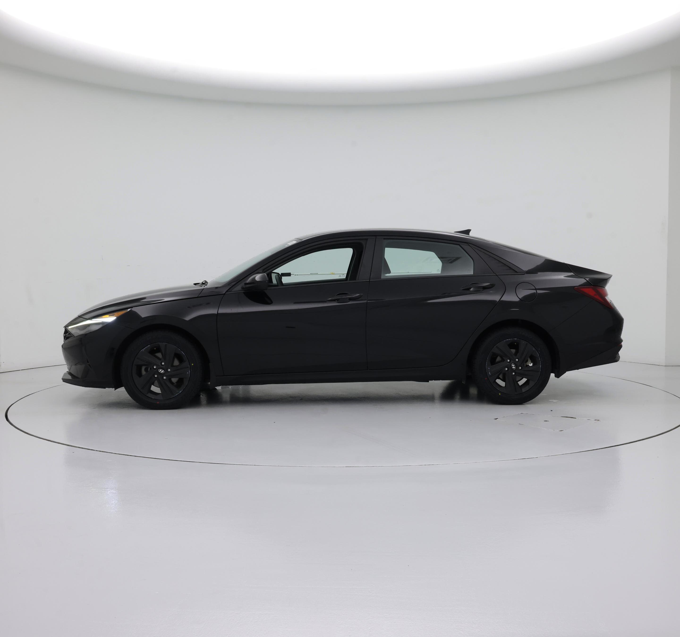 Thumbnail: 2023 Hyundai Elantra - 3