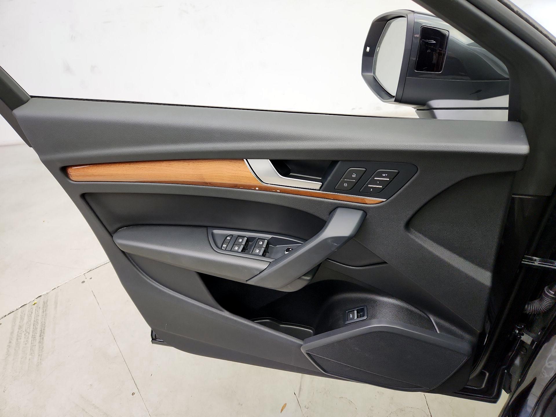 Thumbnail: 2021 Audi Q5 - 12