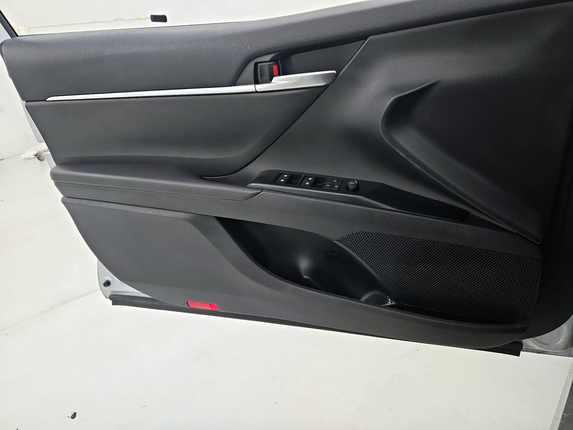 Thumbnail: 2020 Toyota Camry - 12