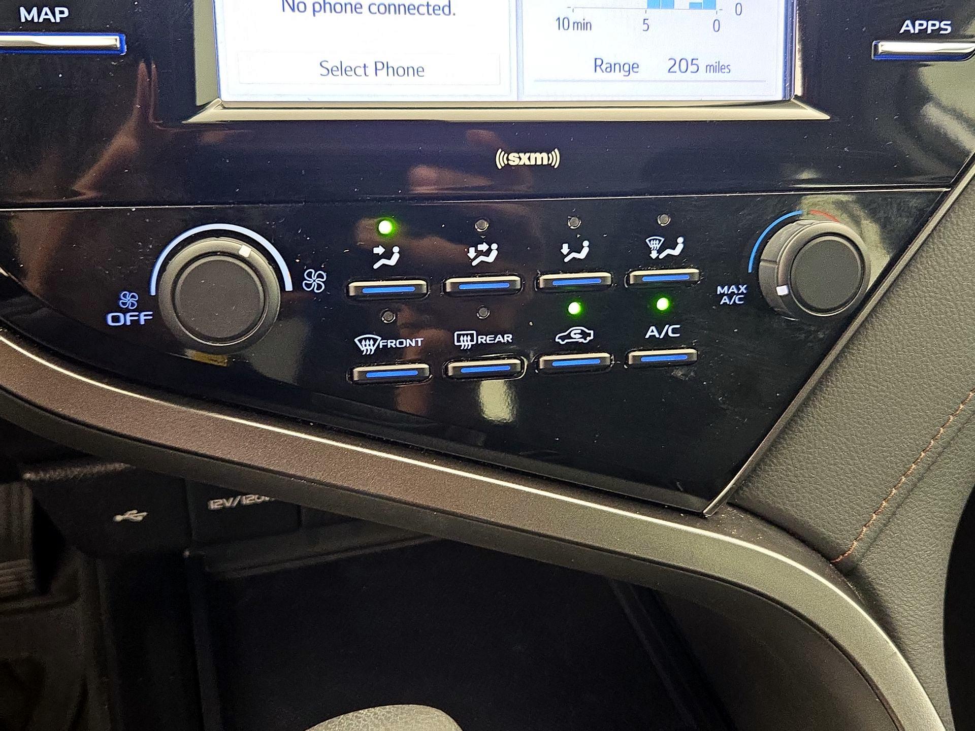 Thumbnail: 2020 Toyota Camry - 16