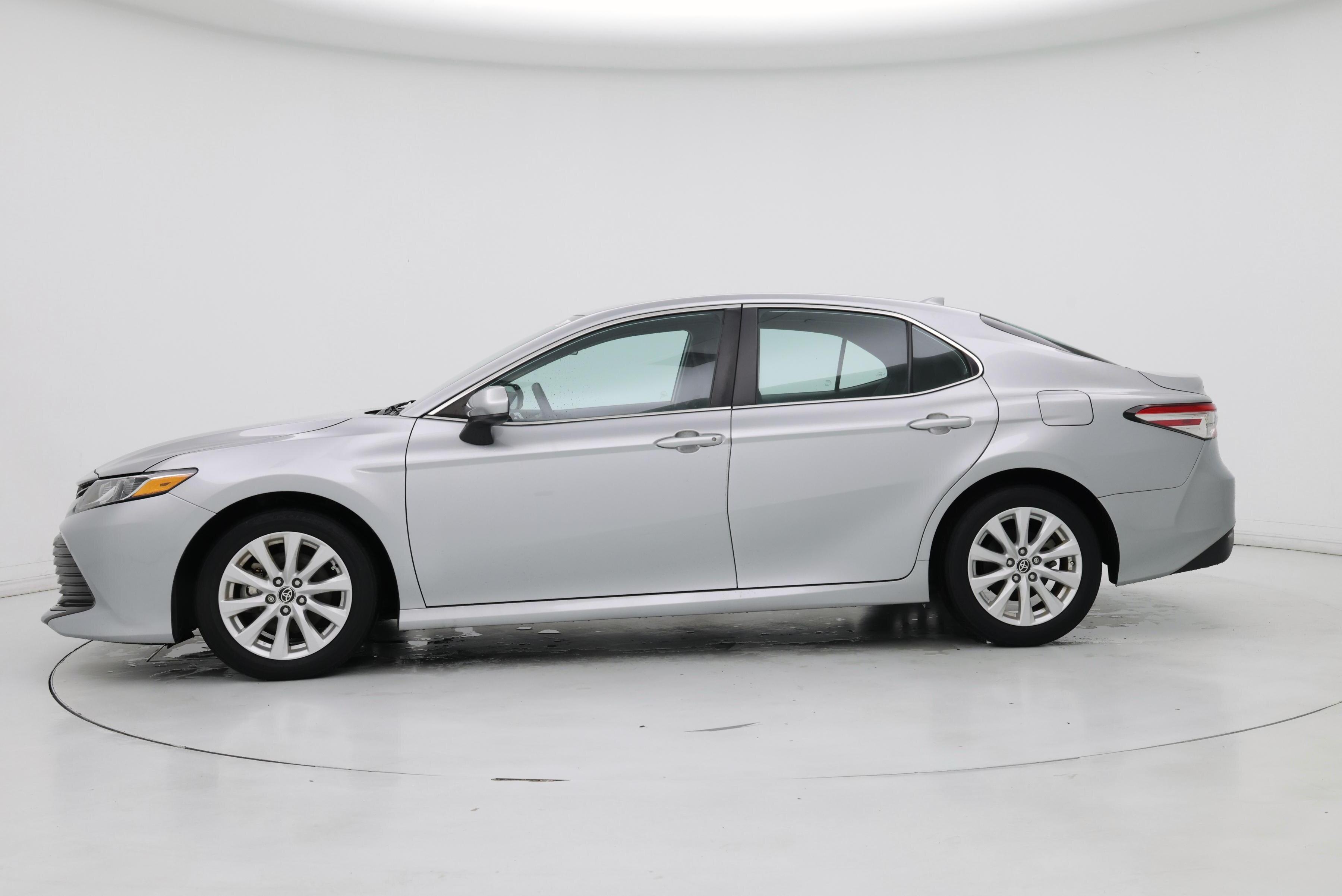 Thumbnail: 2020 Toyota Camry - 3