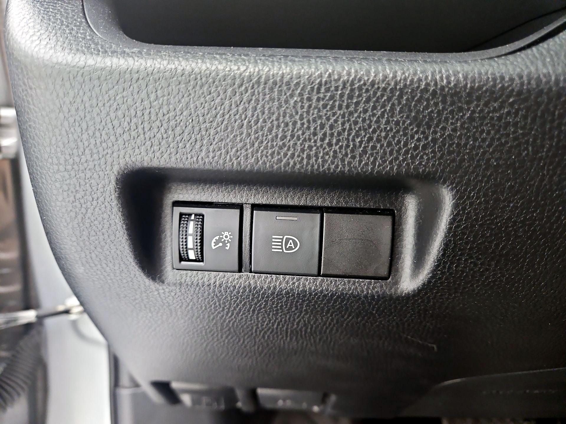 Thumbnail: 2019 Toyota RAV4 - 13