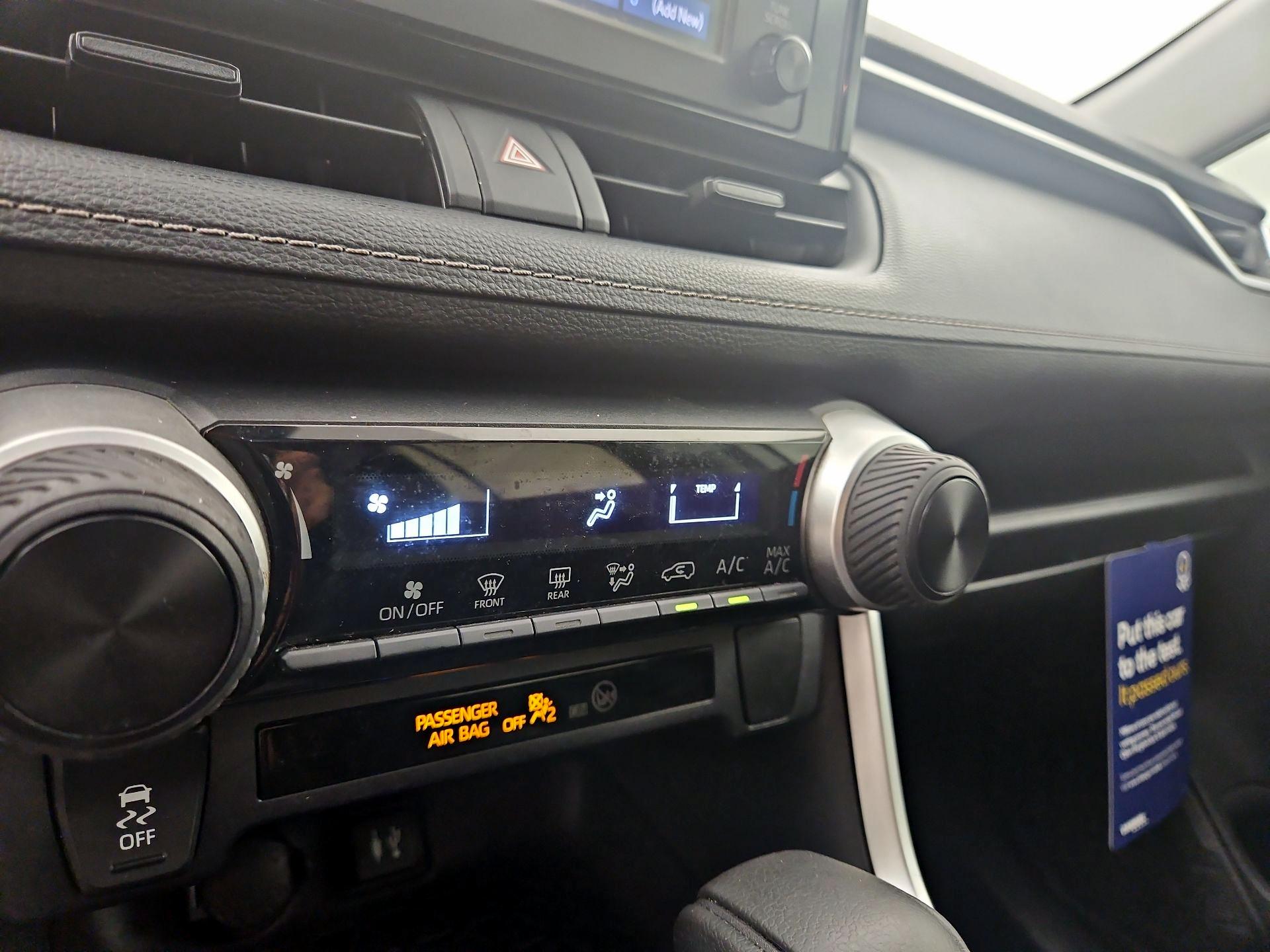 Thumbnail: 2019 Toyota RAV4 - 16