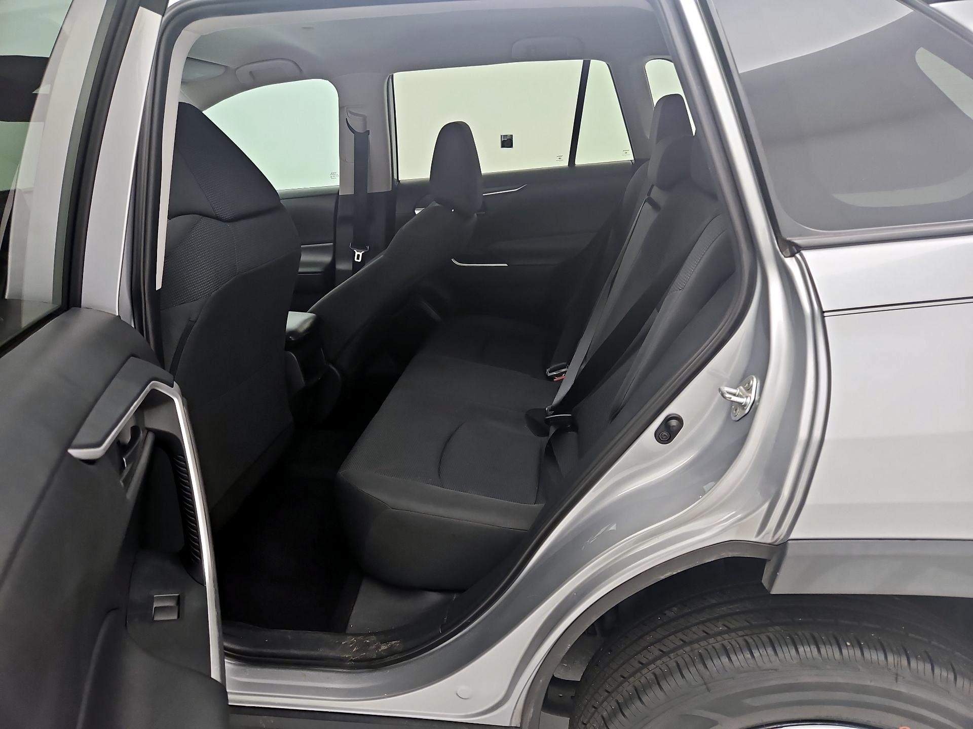 Thumbnail: 2019 Toyota RAV4 - 19