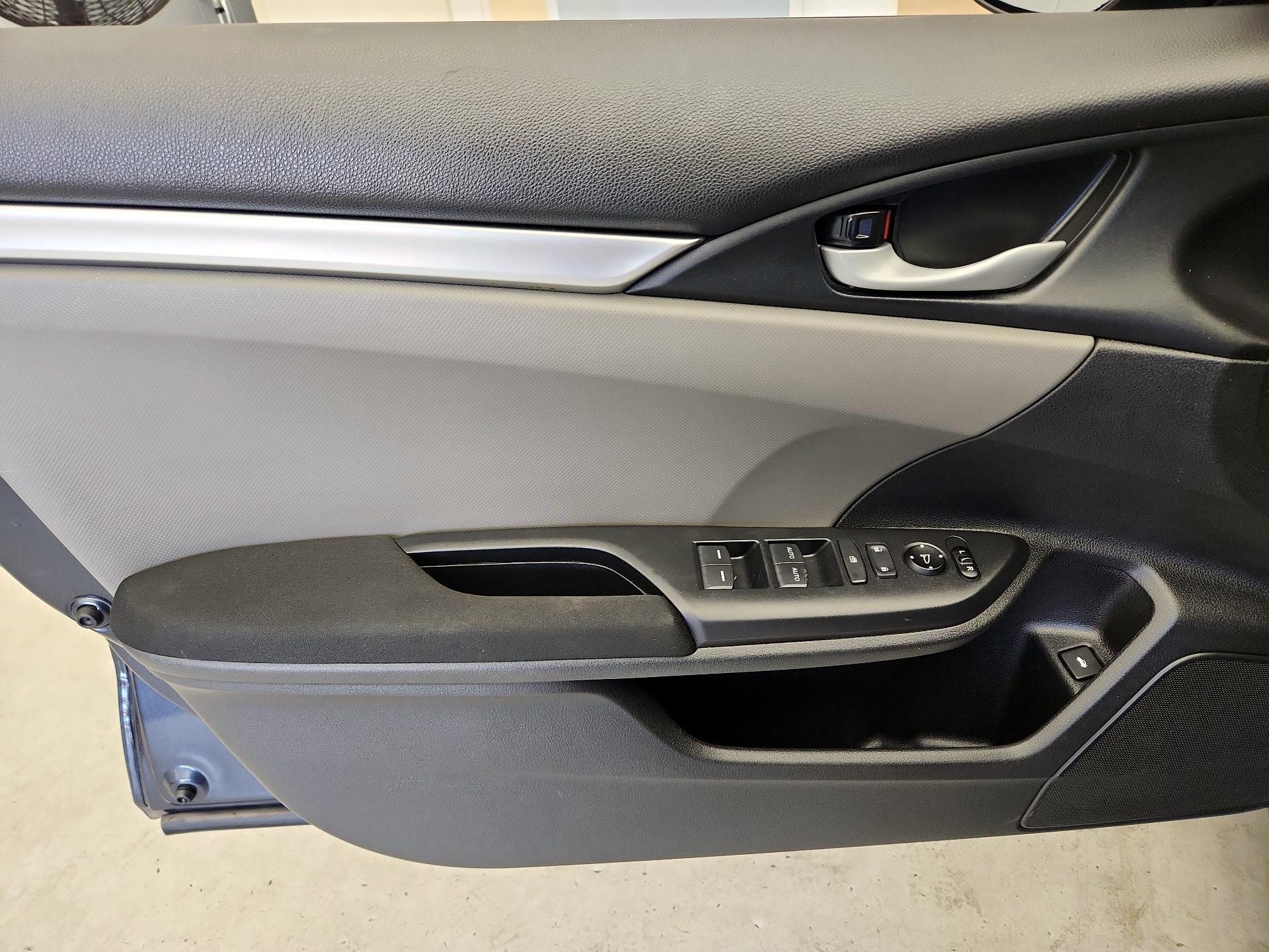 Thumbnail: 2019 Honda Civic - 12