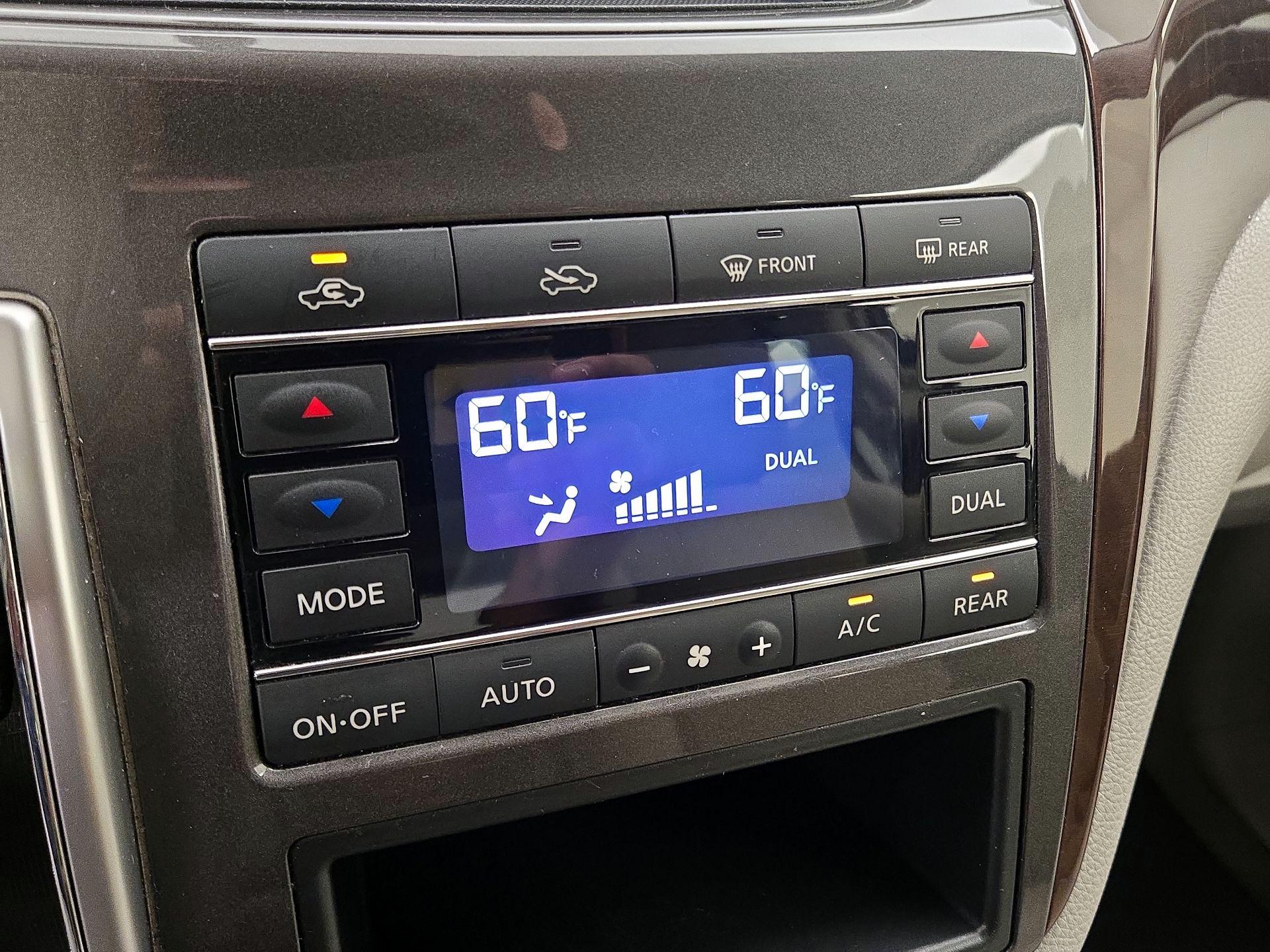 Thumbnail: 2017 Nissan Quest - 16