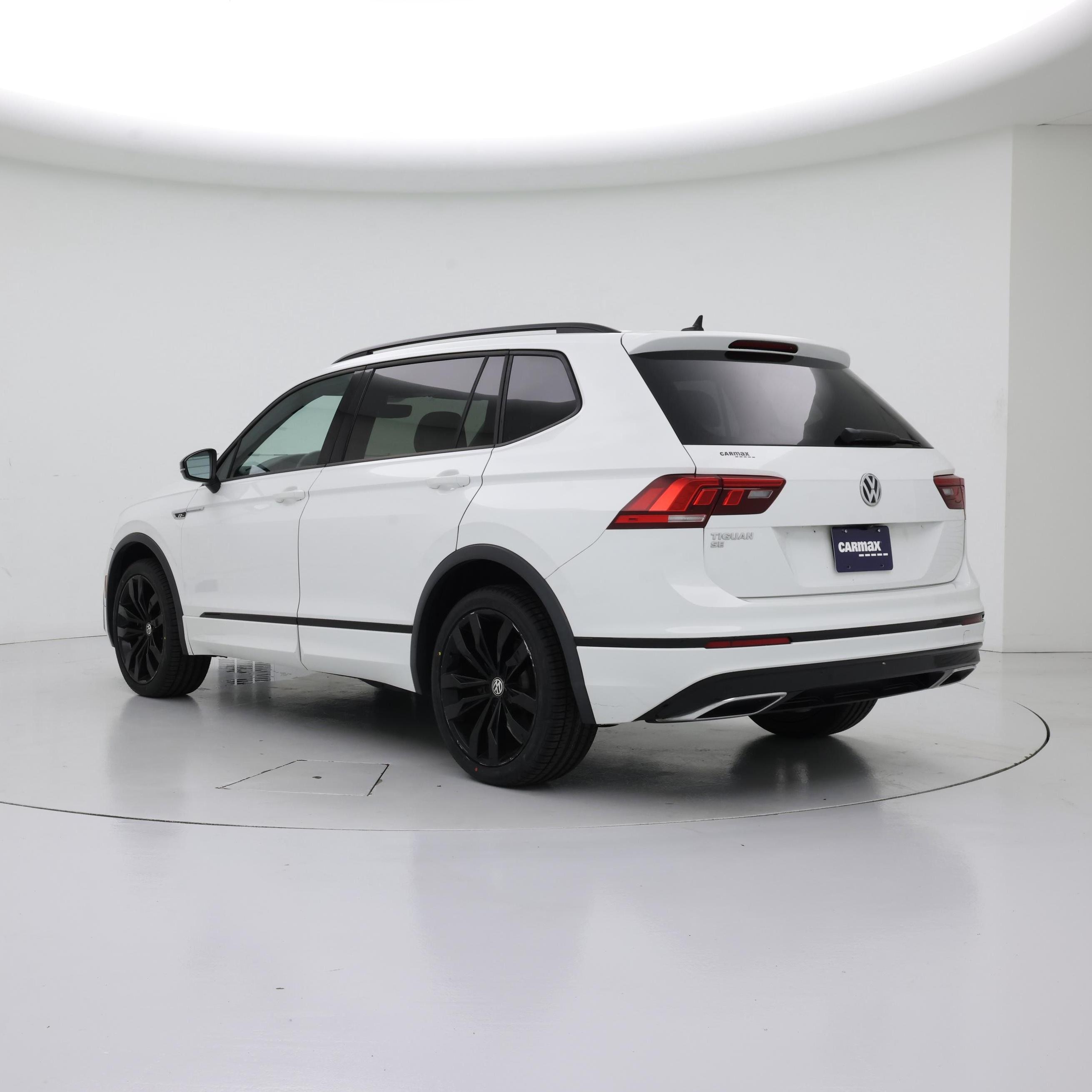 Thumbnail: 2021 Volkswagen Tiguan - 2