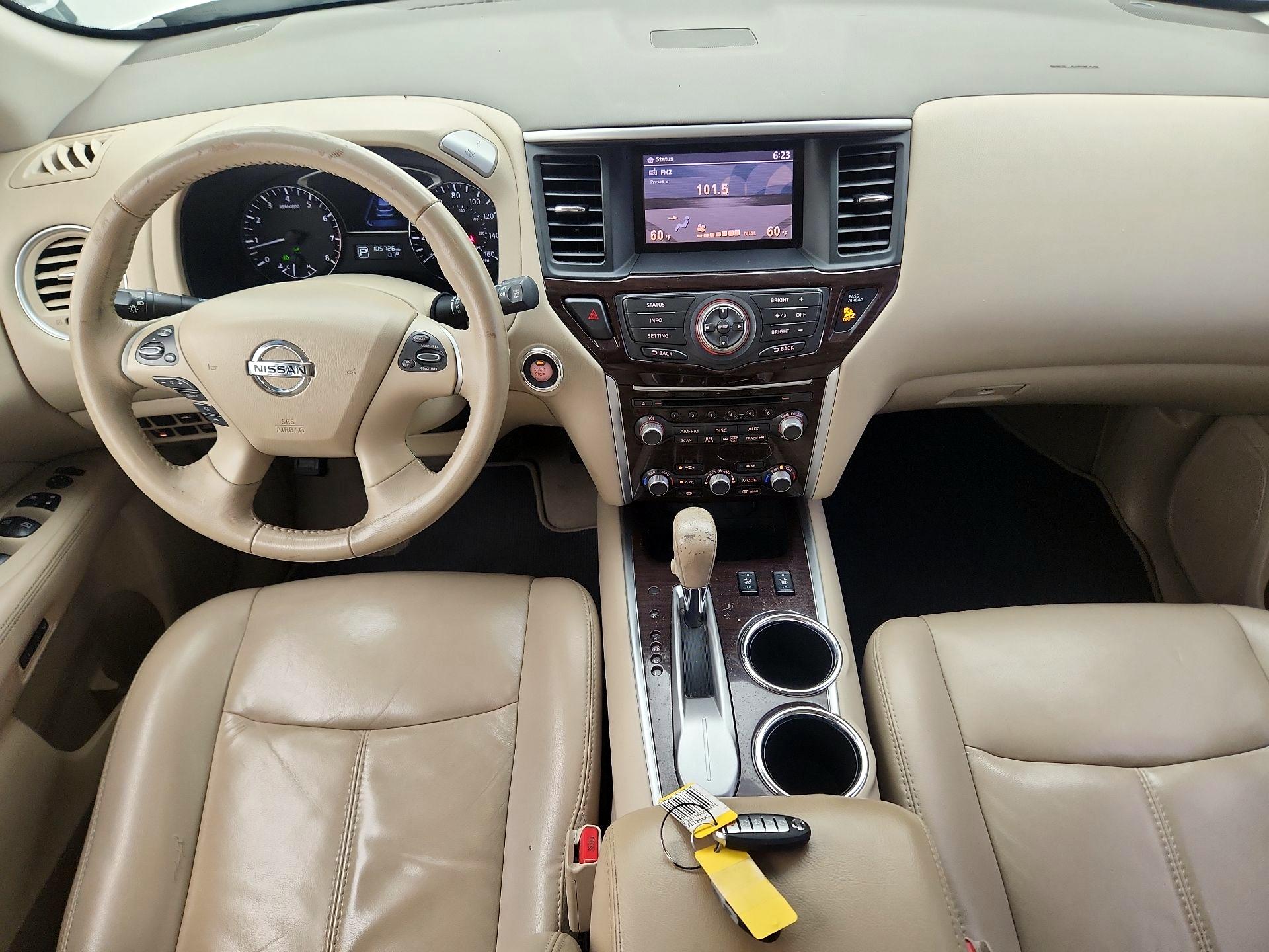 Thumbnail: 2015 Nissan Pathfinder - 9