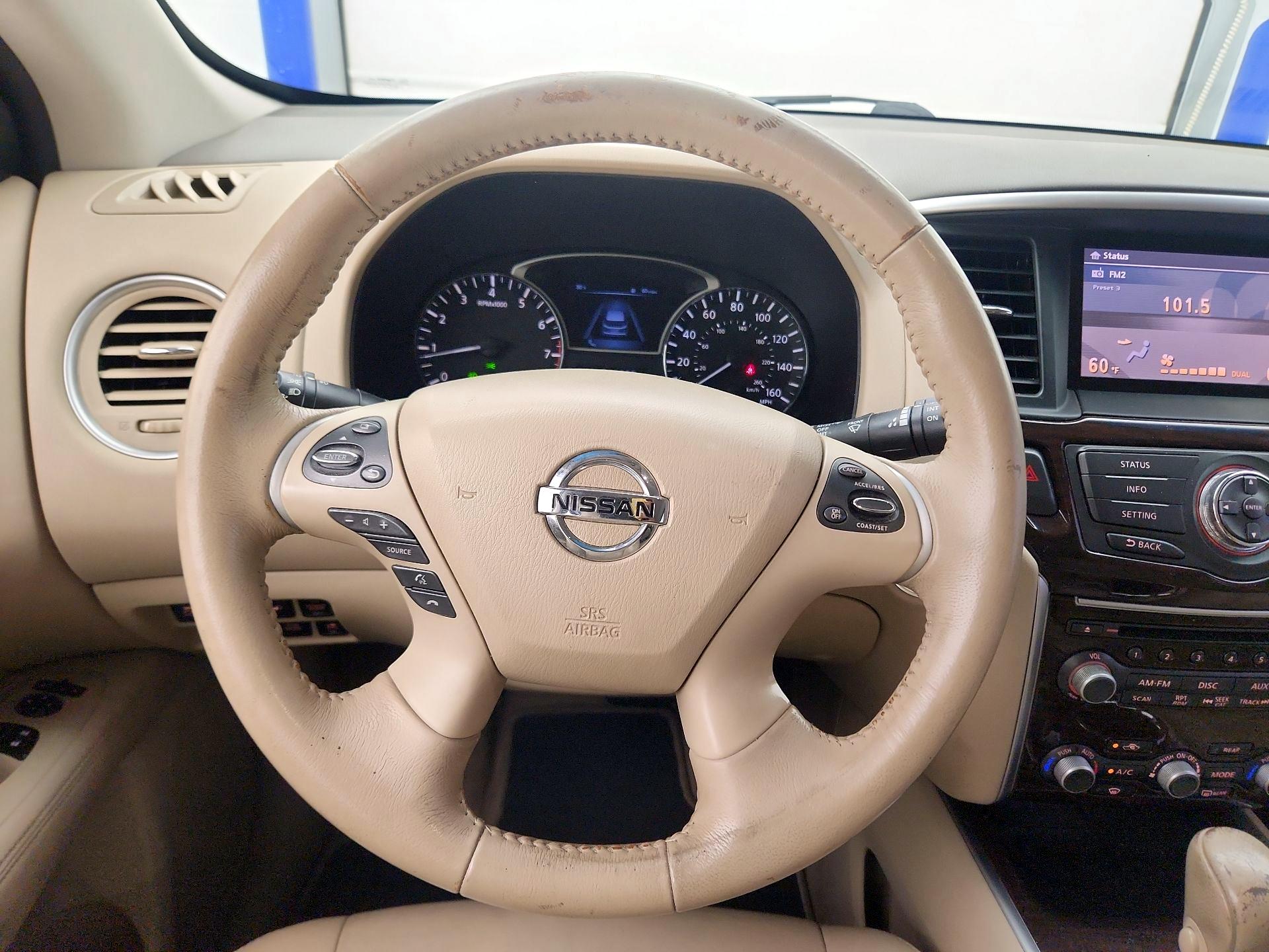 Thumbnail: 2015 Nissan Pathfinder - 10