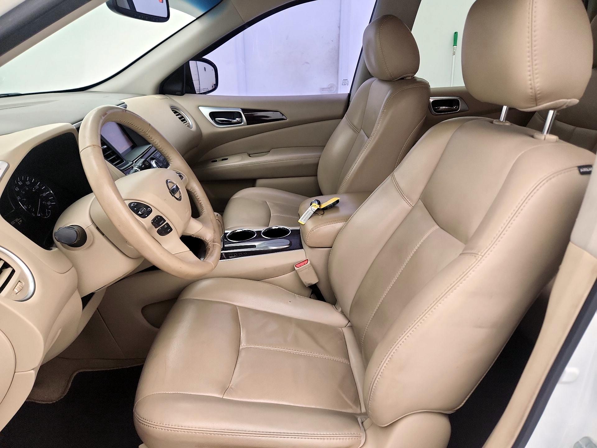 Thumbnail: 2015 Nissan Pathfinder - 11