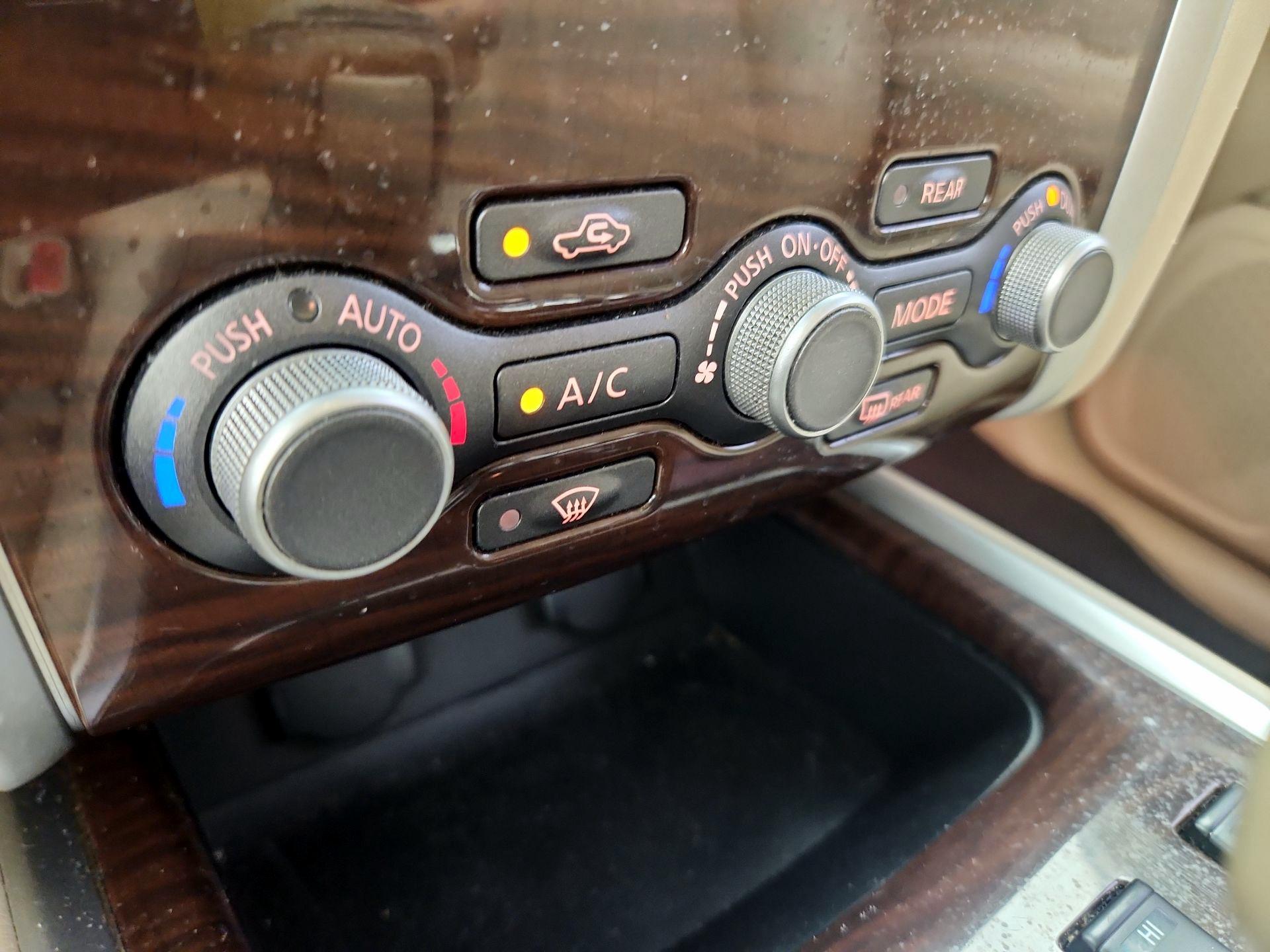 Thumbnail: 2015 Nissan Pathfinder - 16