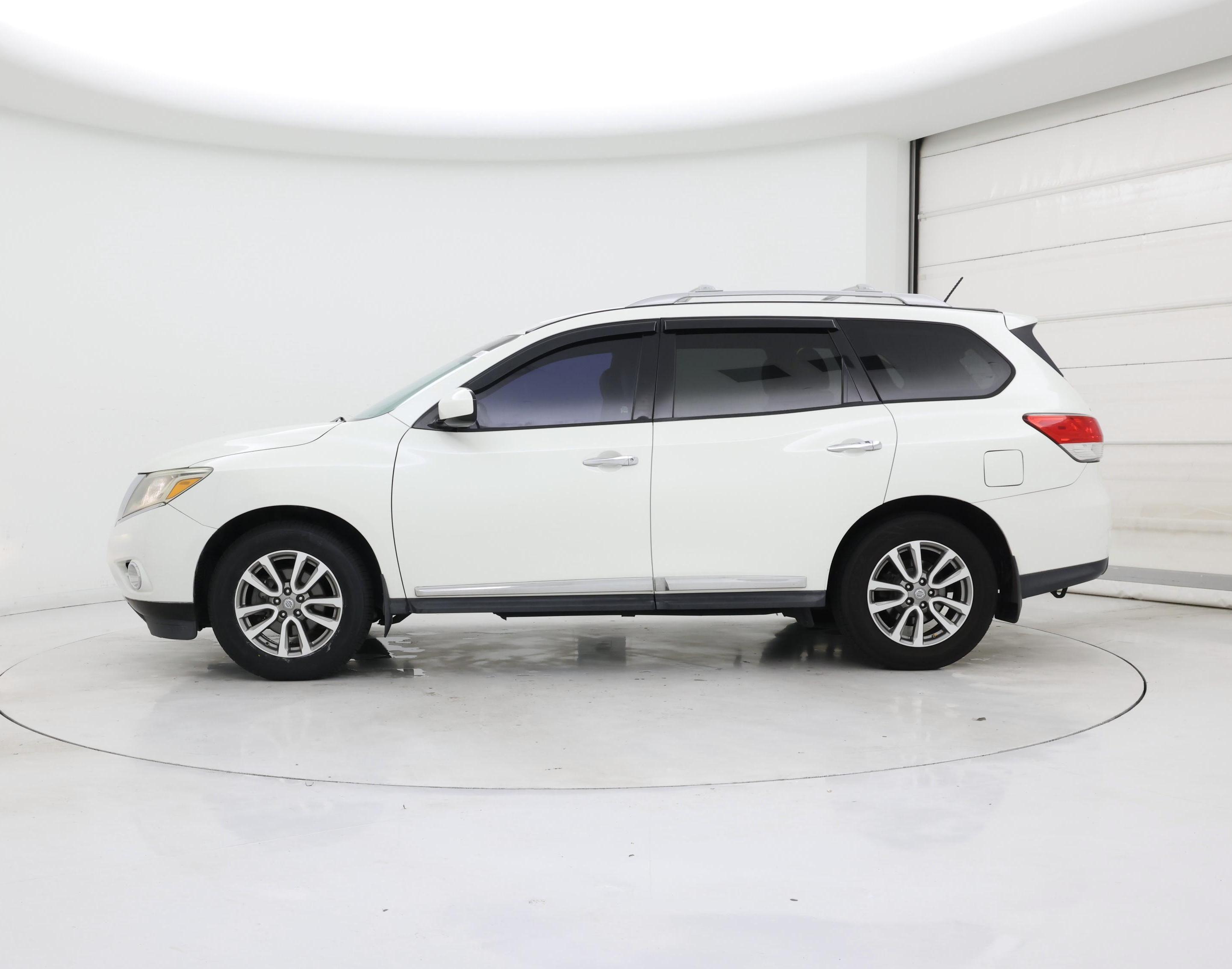 Thumbnail: 2015 Nissan Pathfinder - 3