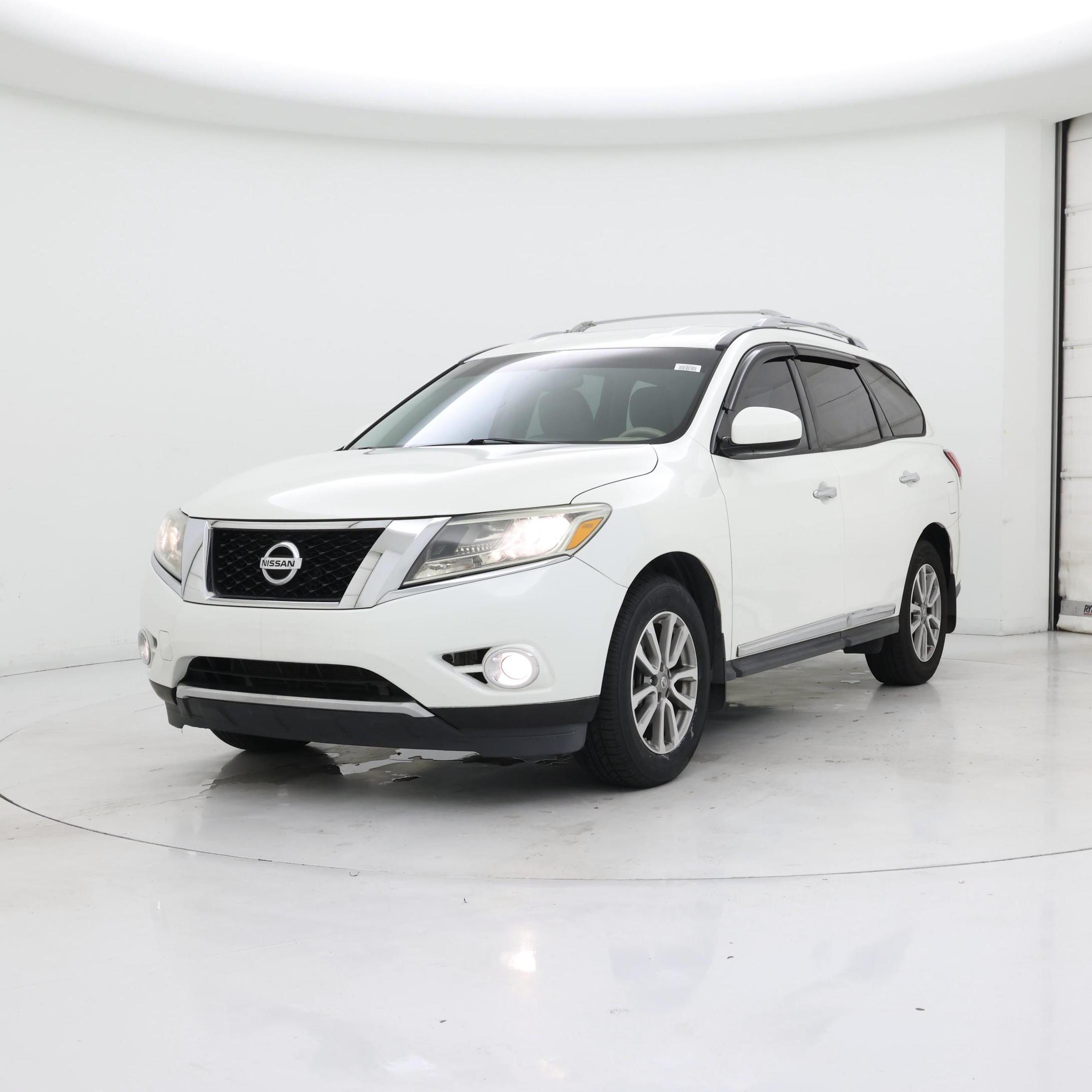 Thumbnail: 2015 Nissan Pathfinder - 4