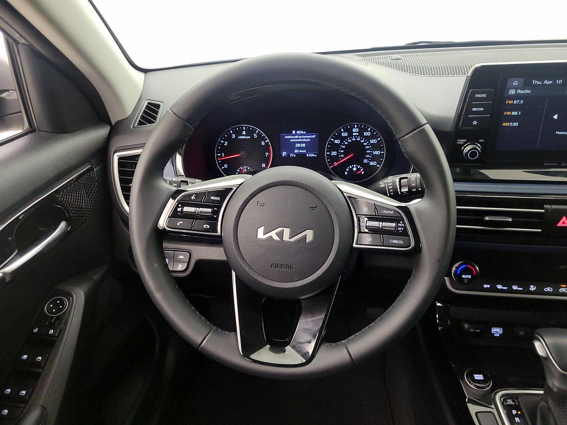 Thumbnail: 2023 Kia Seltos - 10