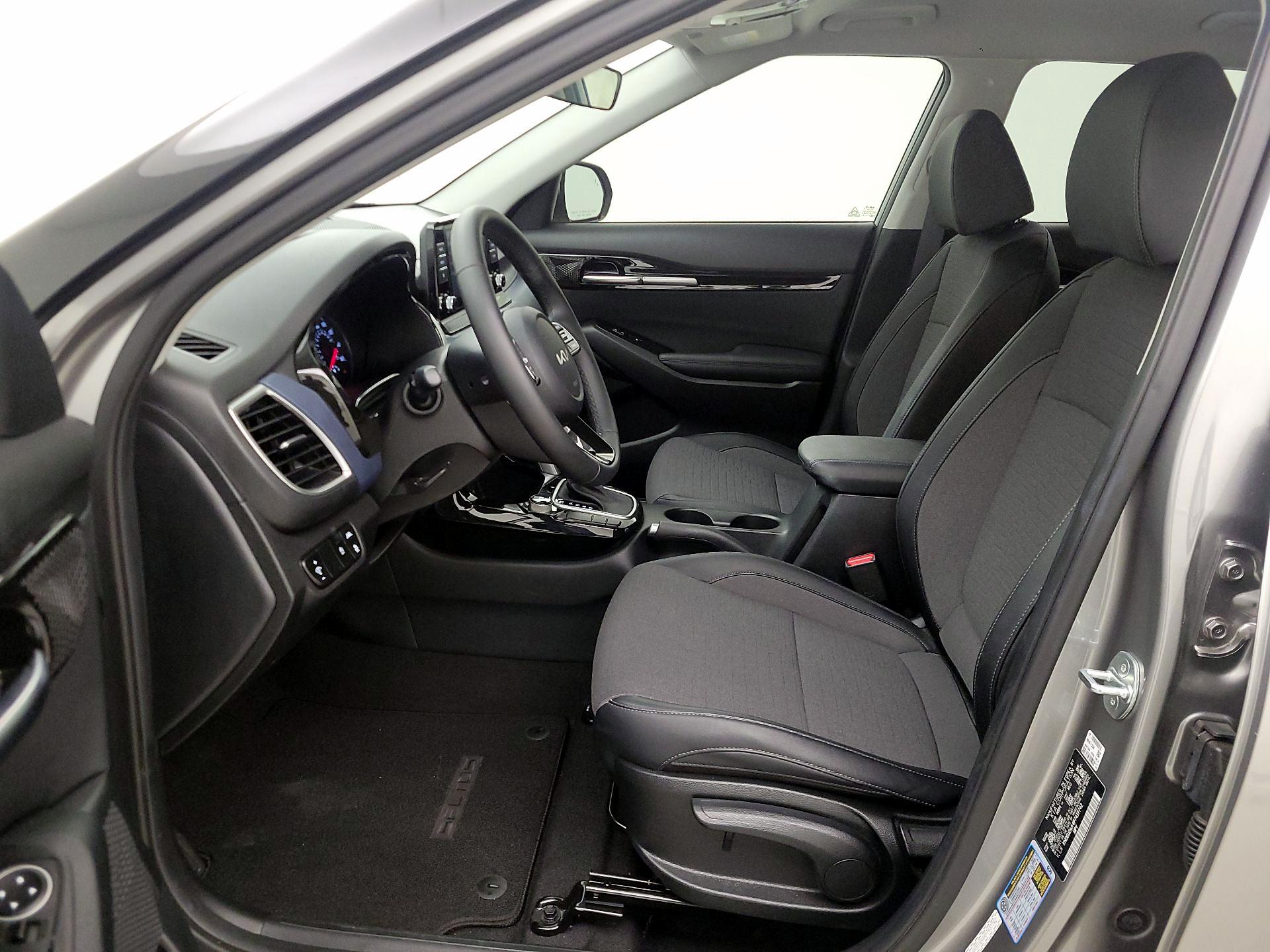 Thumbnail: 2023 Kia Seltos - 11