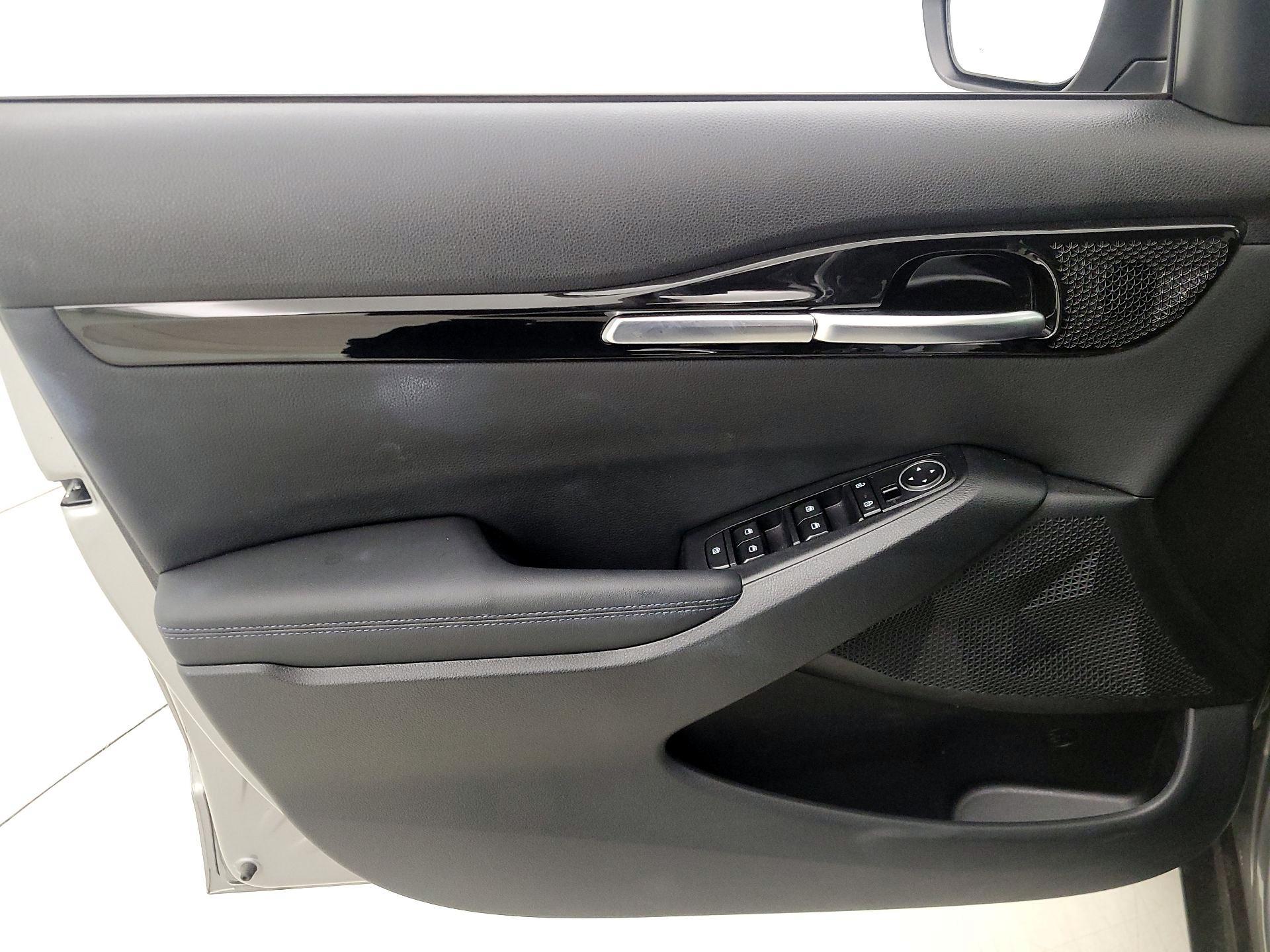 Thumbnail: 2023 Kia Seltos - 12