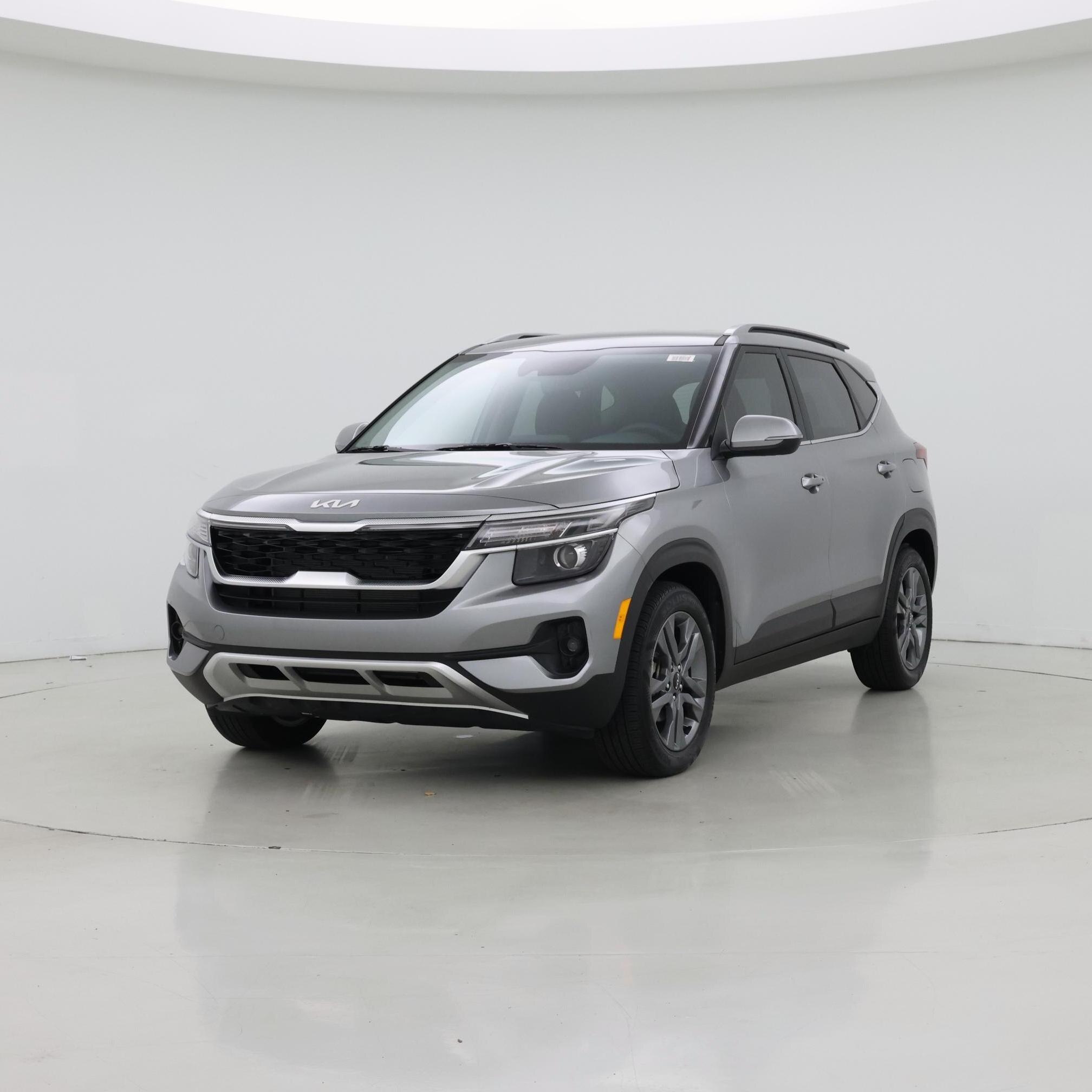 Thumbnail: 2023 Kia Seltos - 4