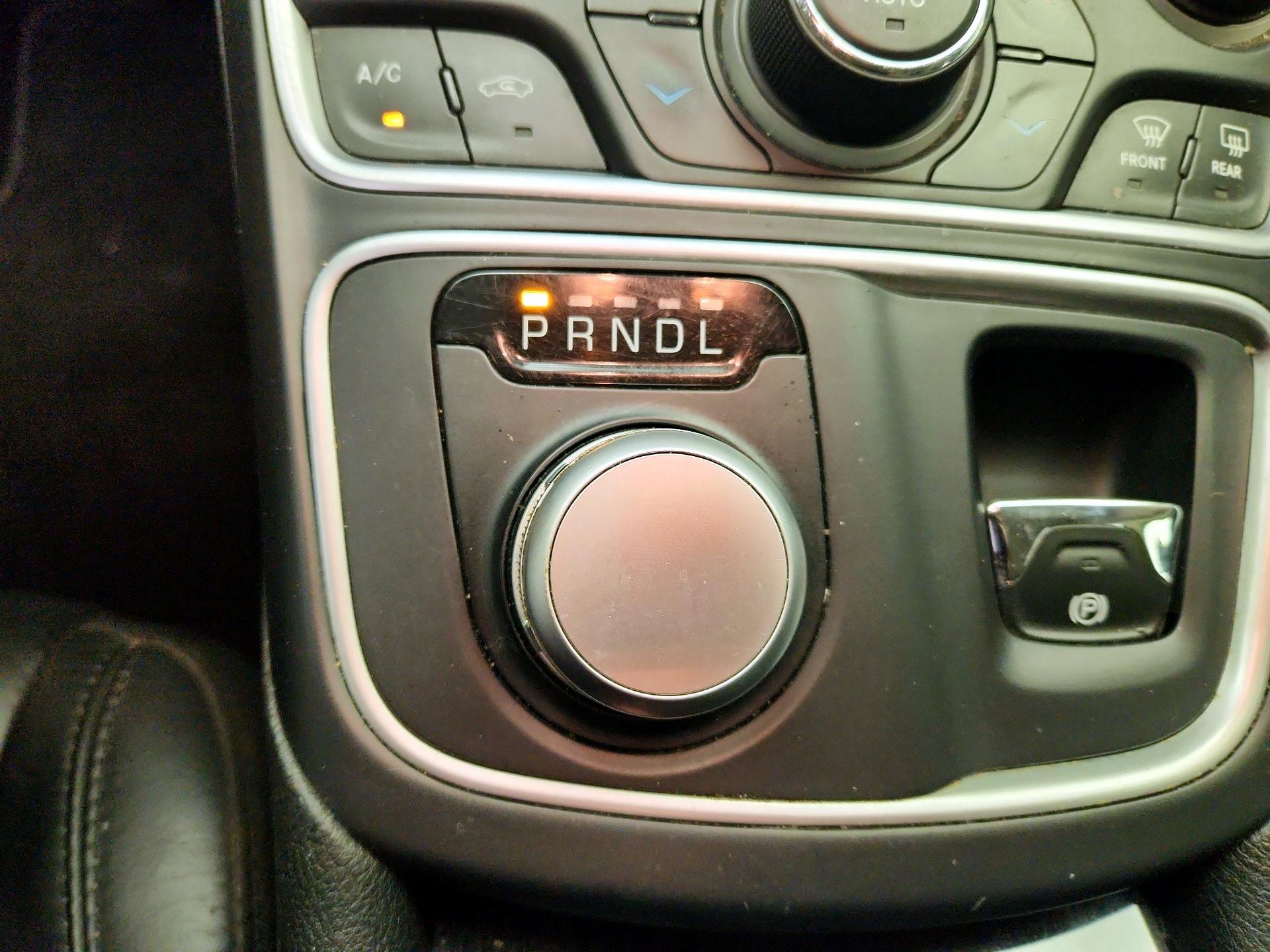 Thumbnail: 2015 Chrysler 200 - 18